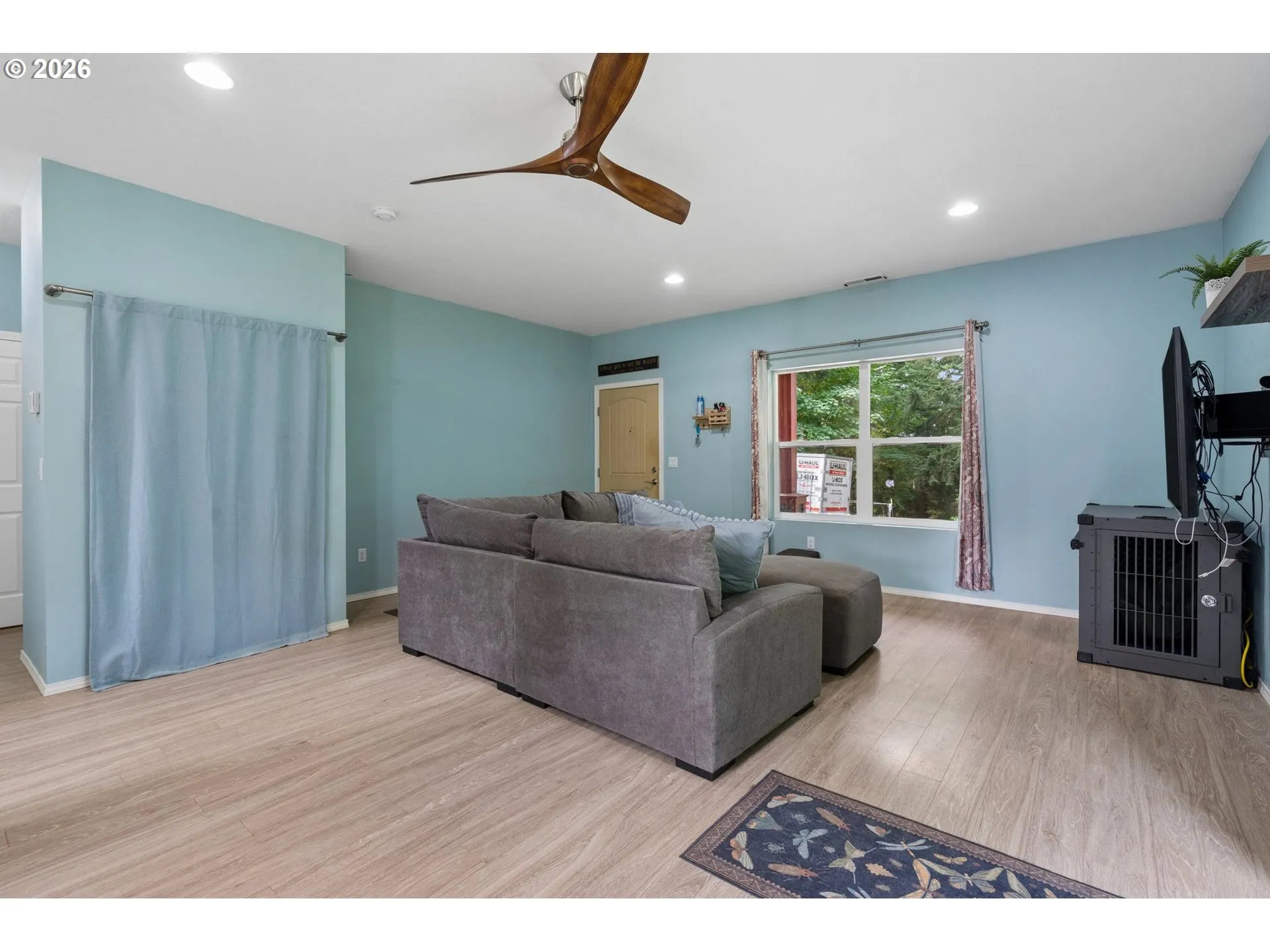 Living Room-Ceiling Fan