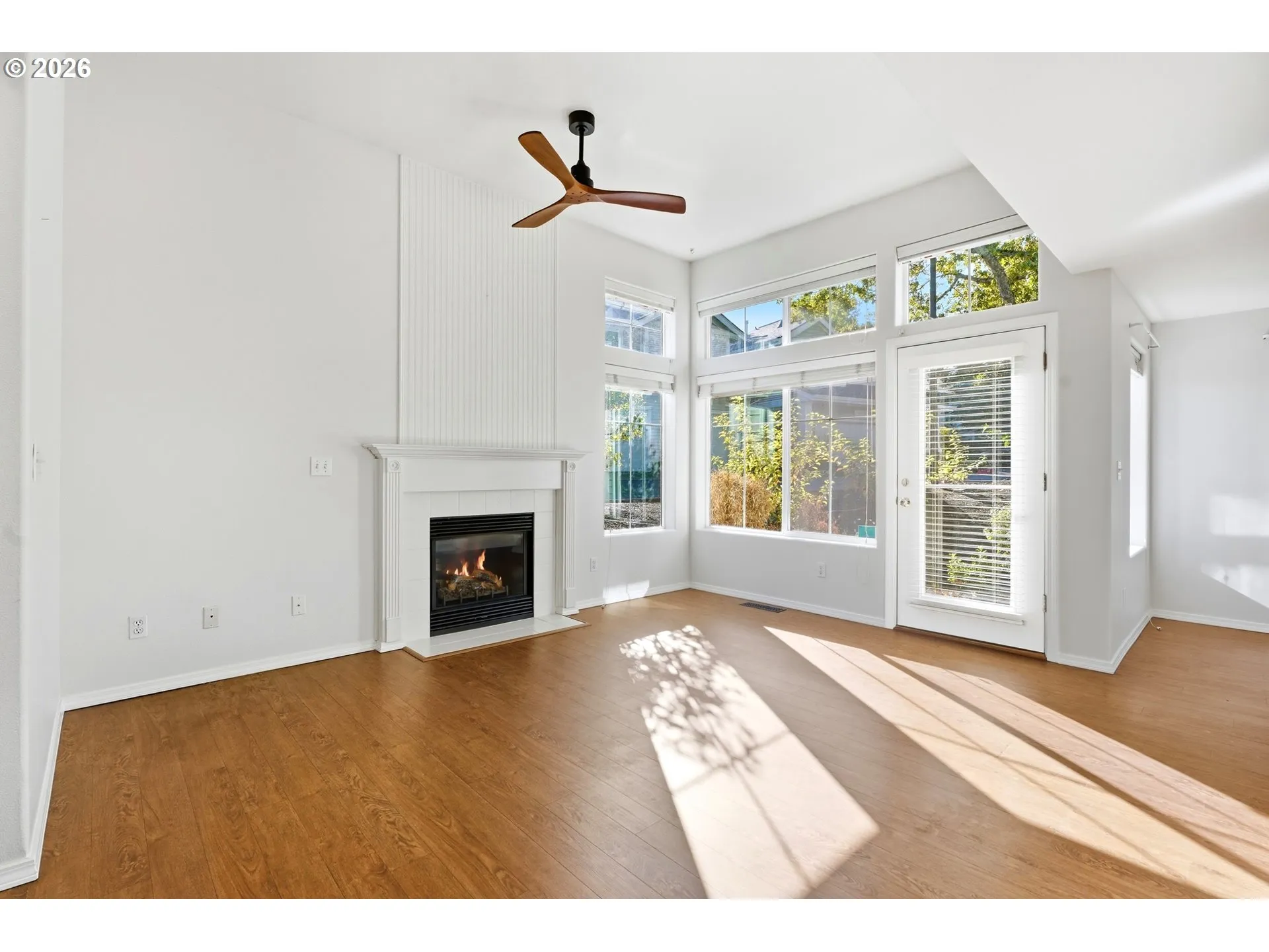 Living Room-Ceiling Fan