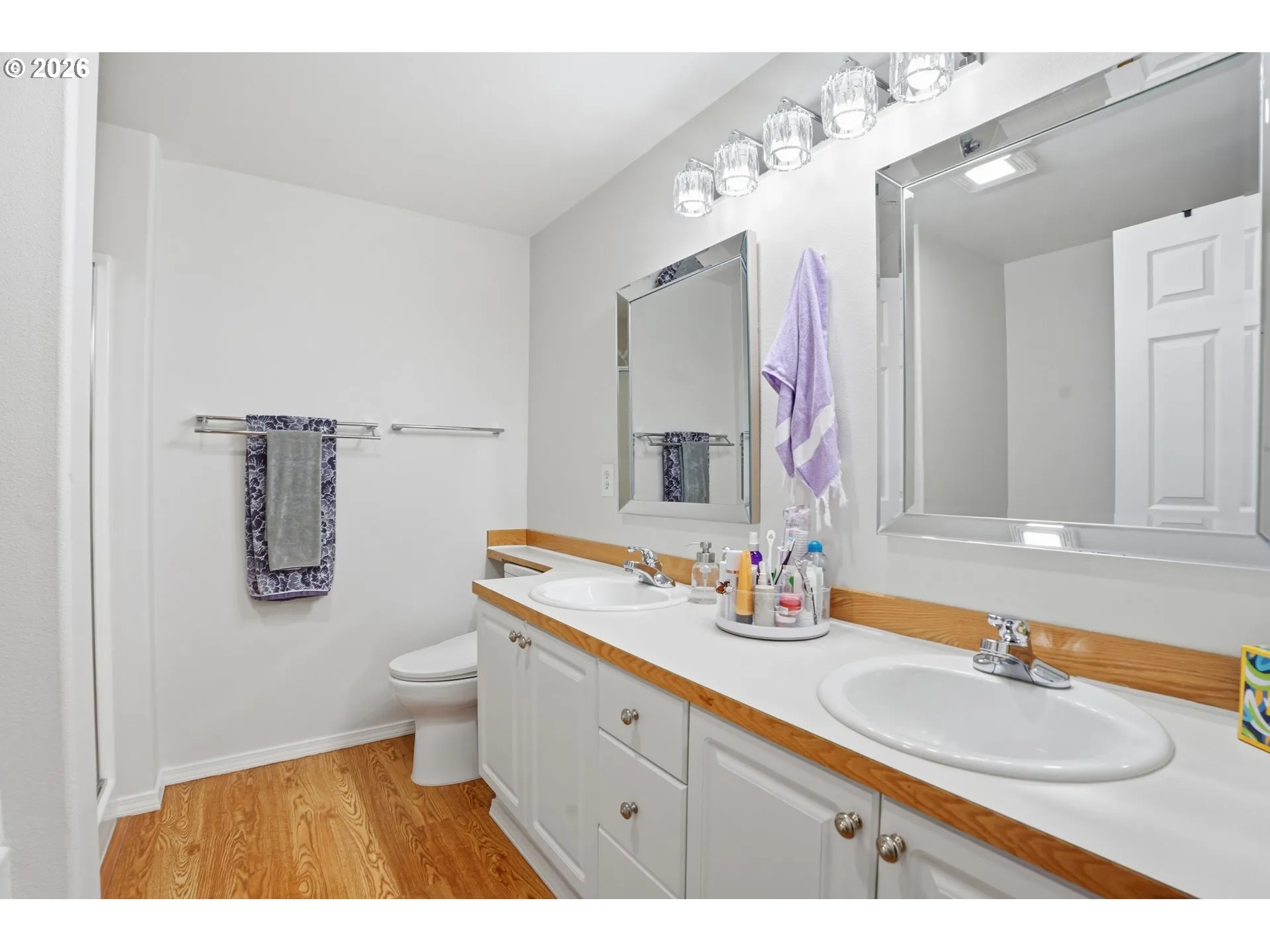 Bathroom, Attached-Double Sinks