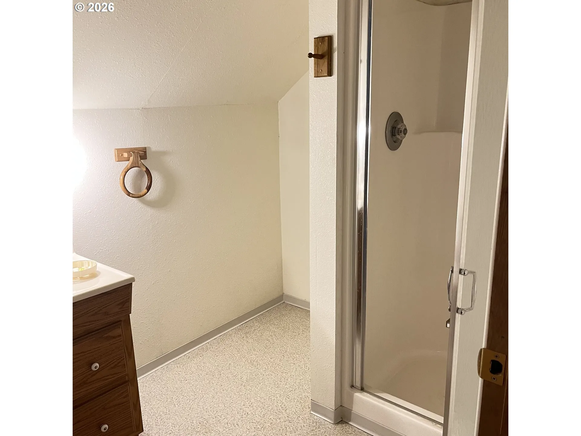 Bathroom-Upper