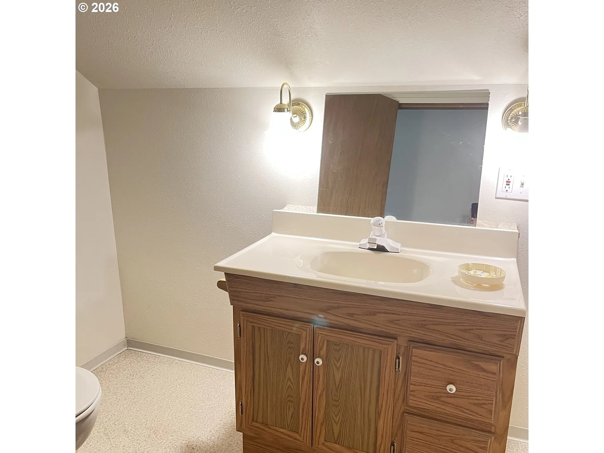 Bathroom-Upper