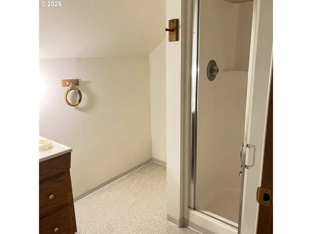 Bathroom-Upper