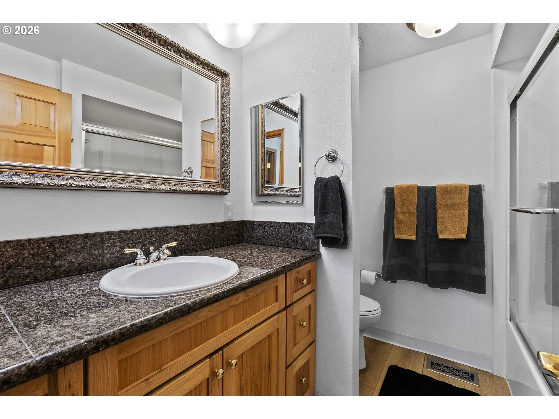 Bathroom-Upper