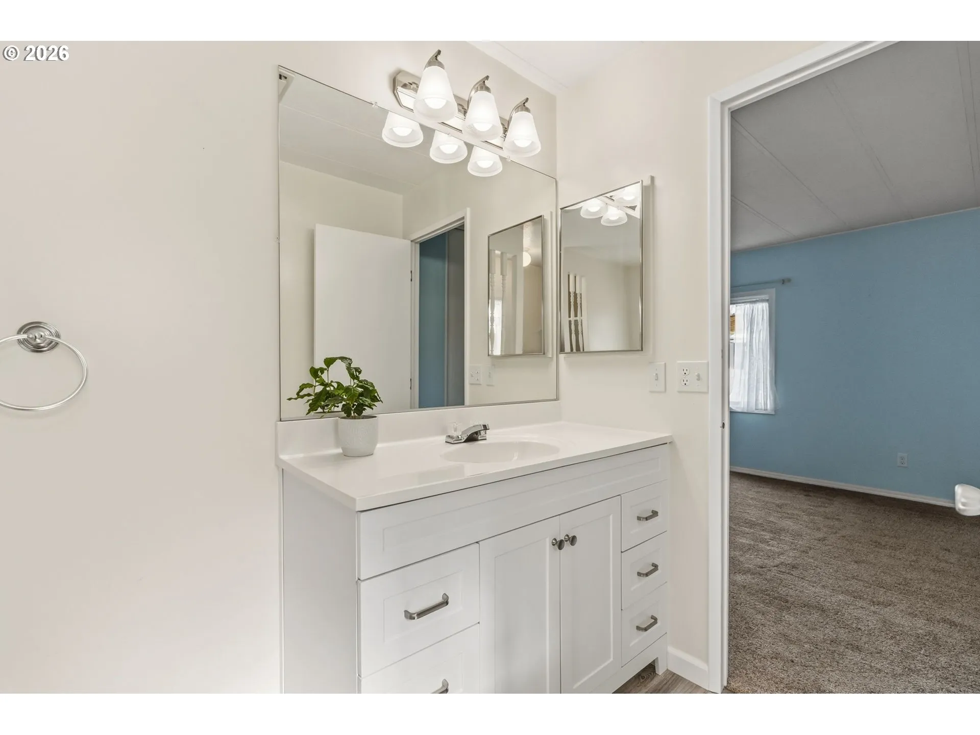 Bathroom, Attached