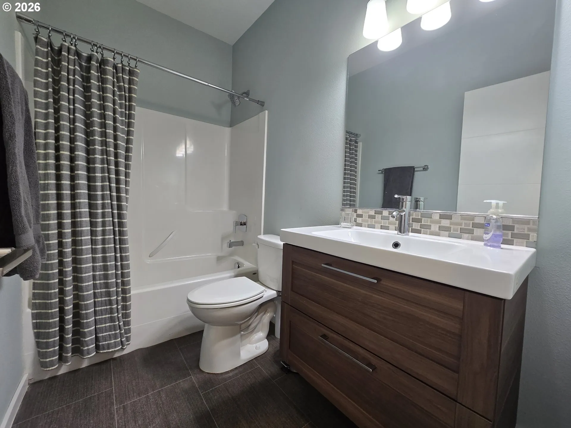 Bathroom-Upper