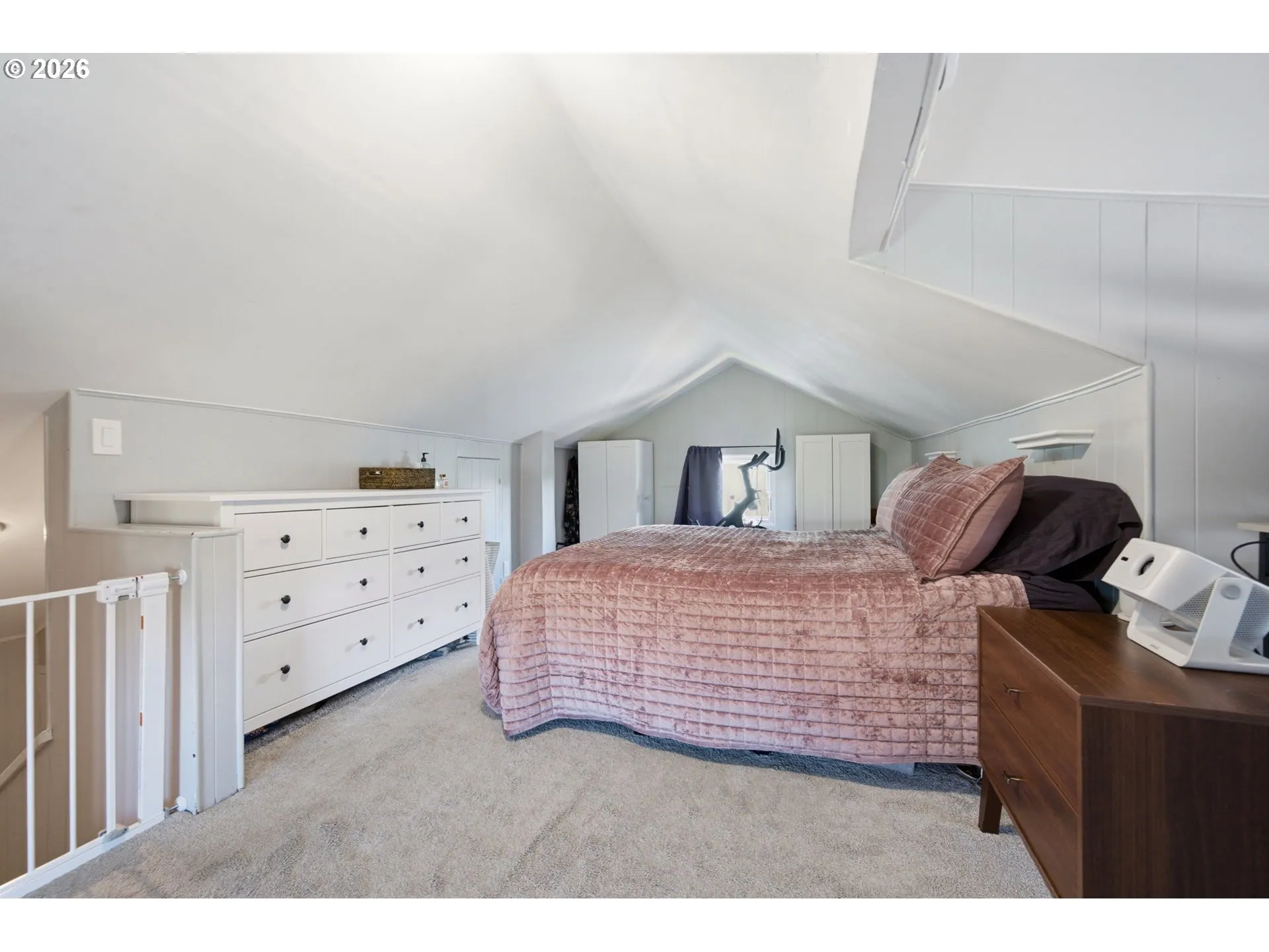 Bedroom, Primary-Upper