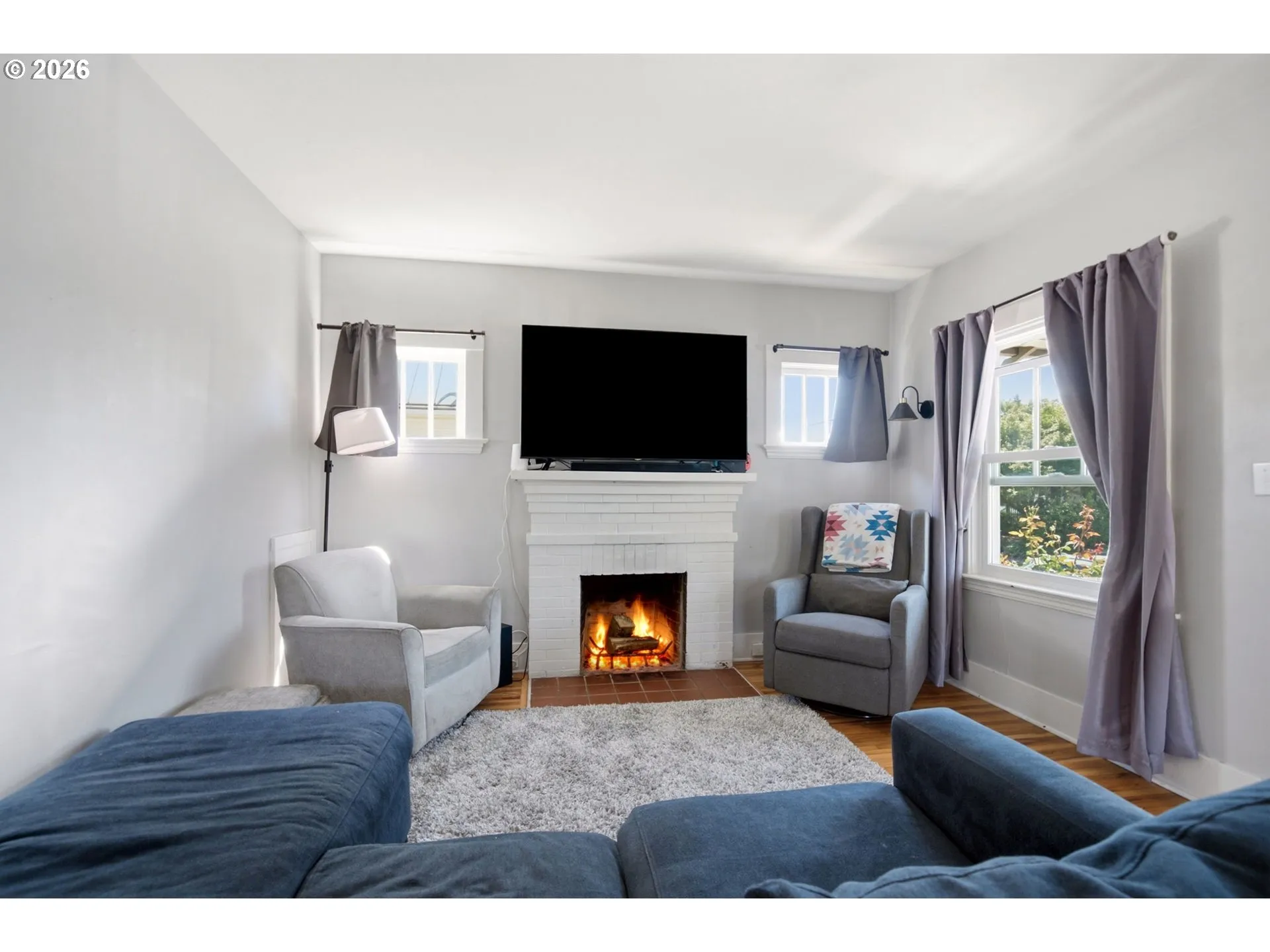 Living Room-Fireplace