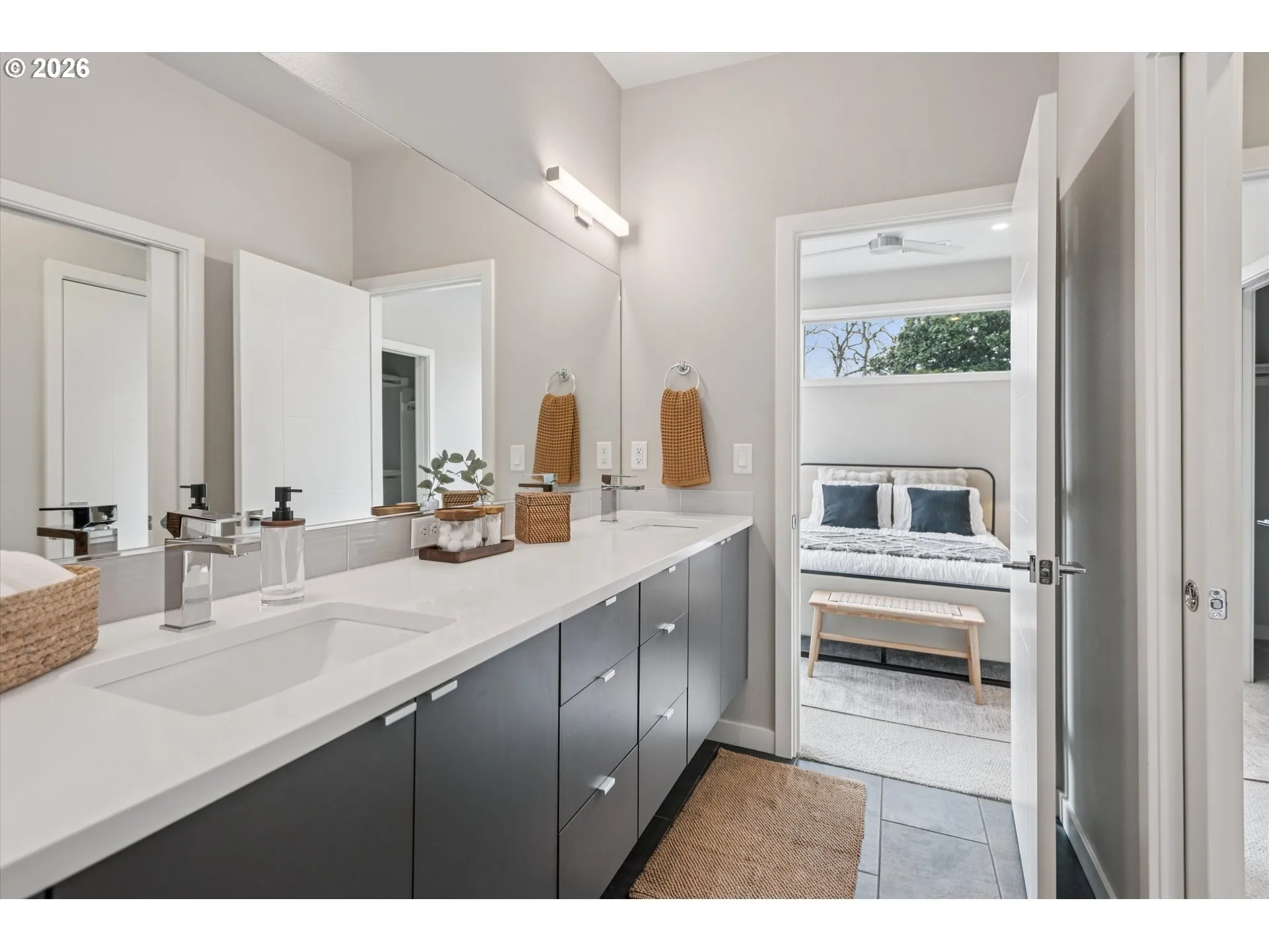 Bathroom, Attached-Upper