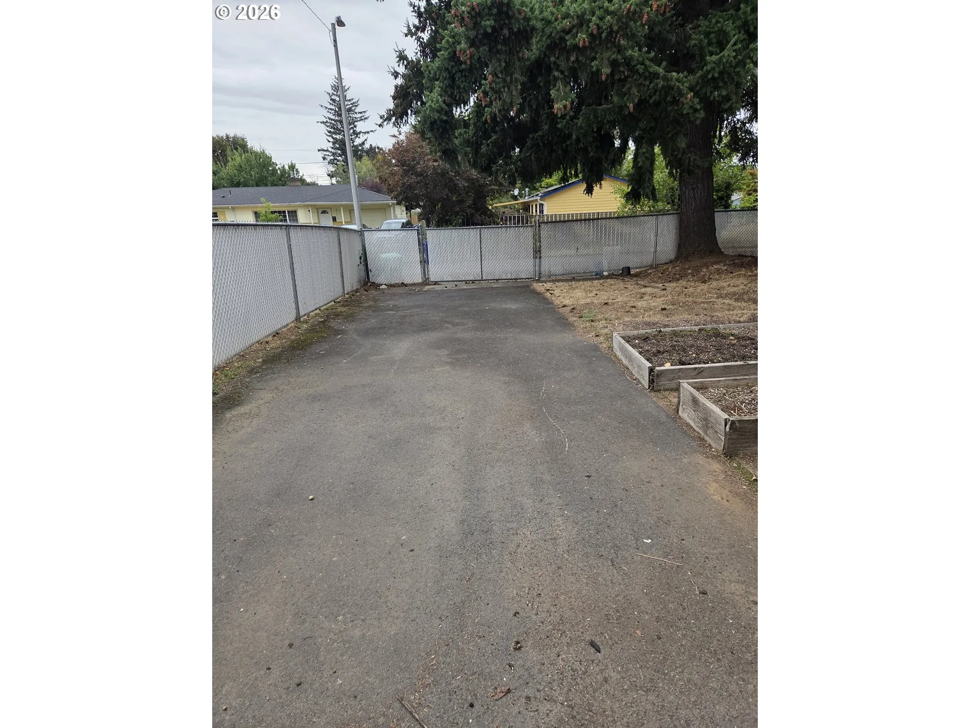 Driveway-Gated