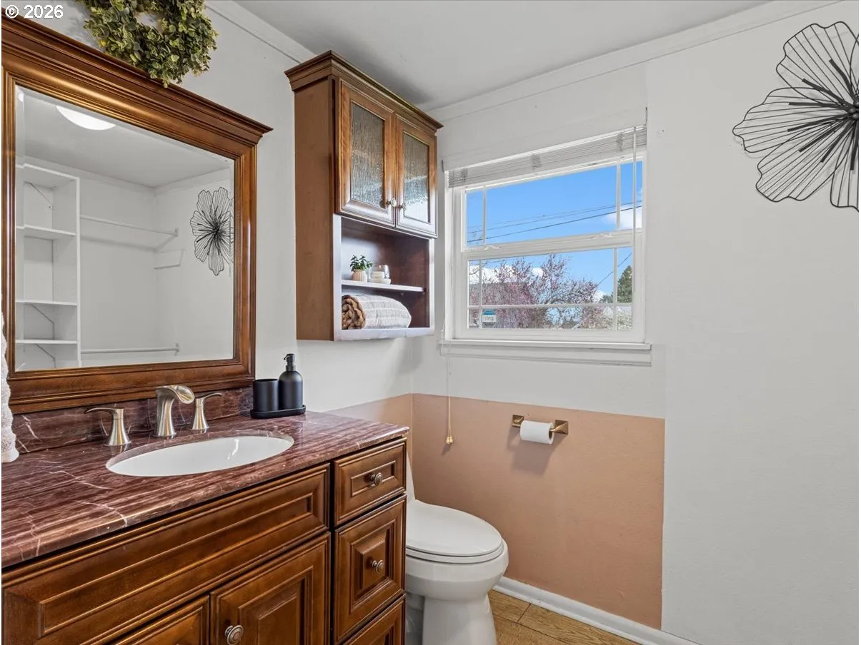 Bathroom, Attached-Main