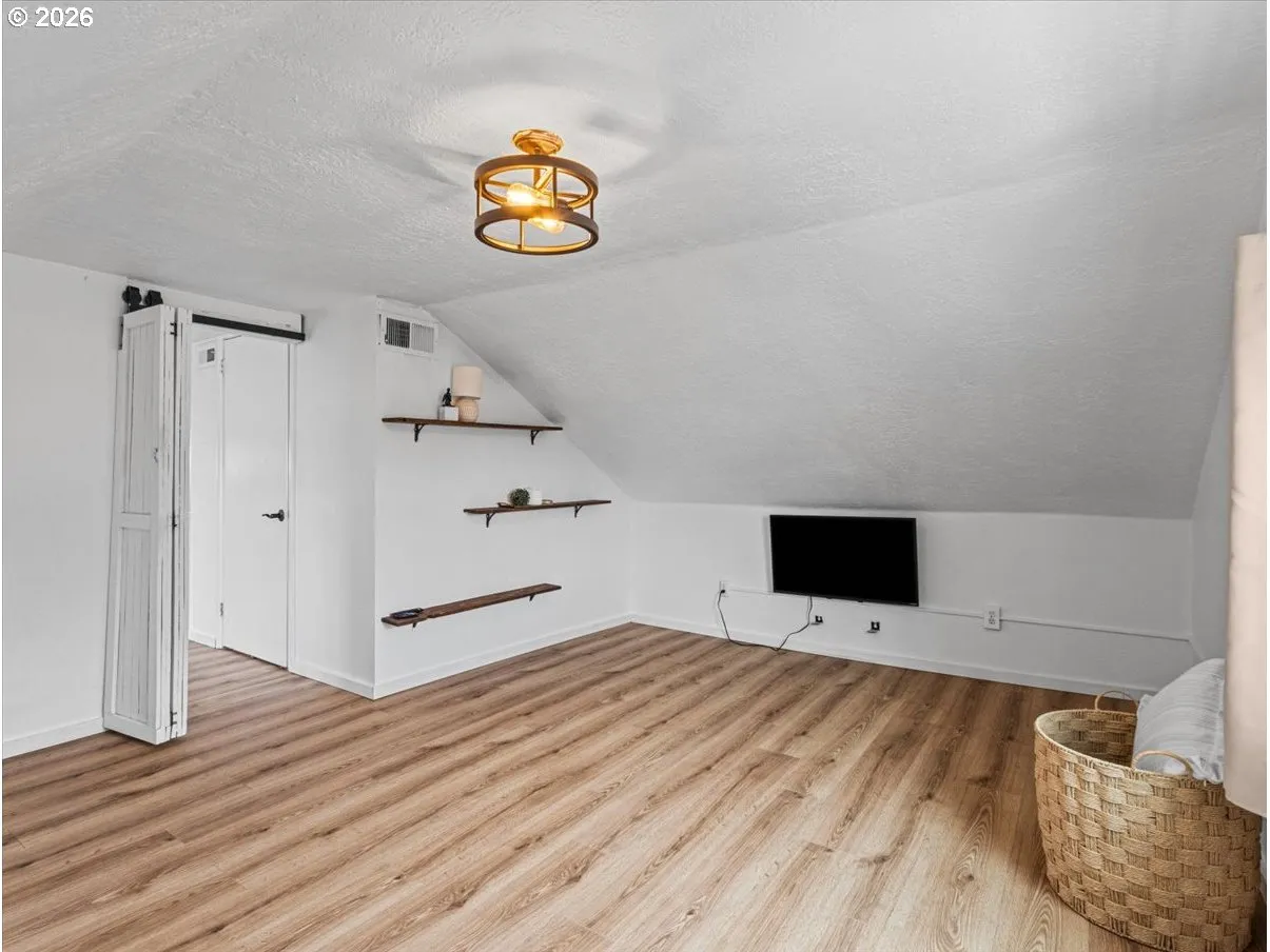 Bedroom-Upper