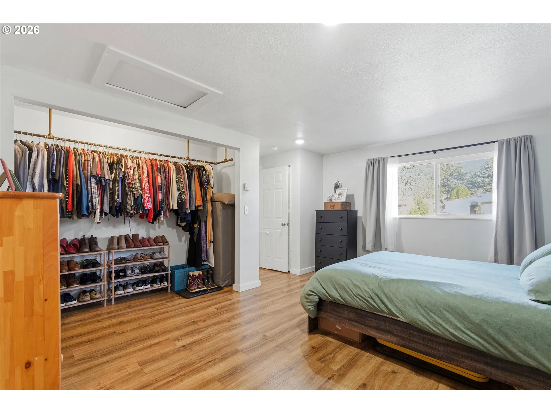 Bedroom, Primary