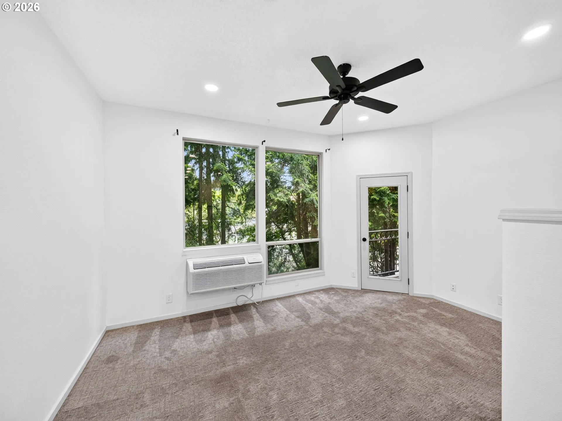 Living Room-Ceiling Fan