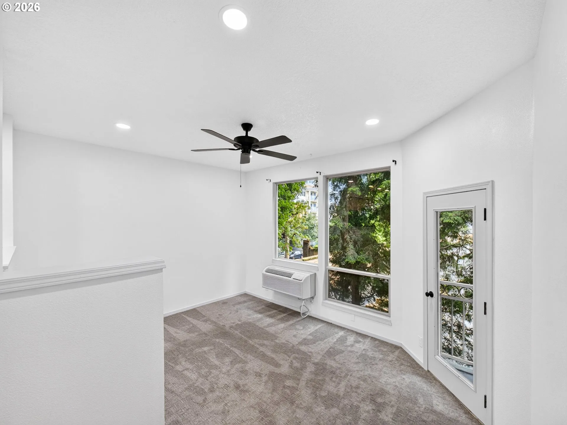 Living Room-Ceiling Fan