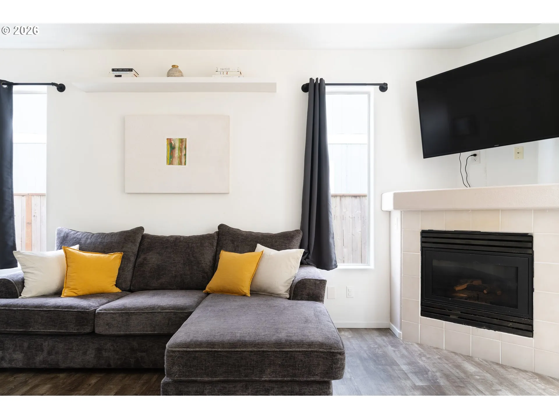 Living Room-Fireplace