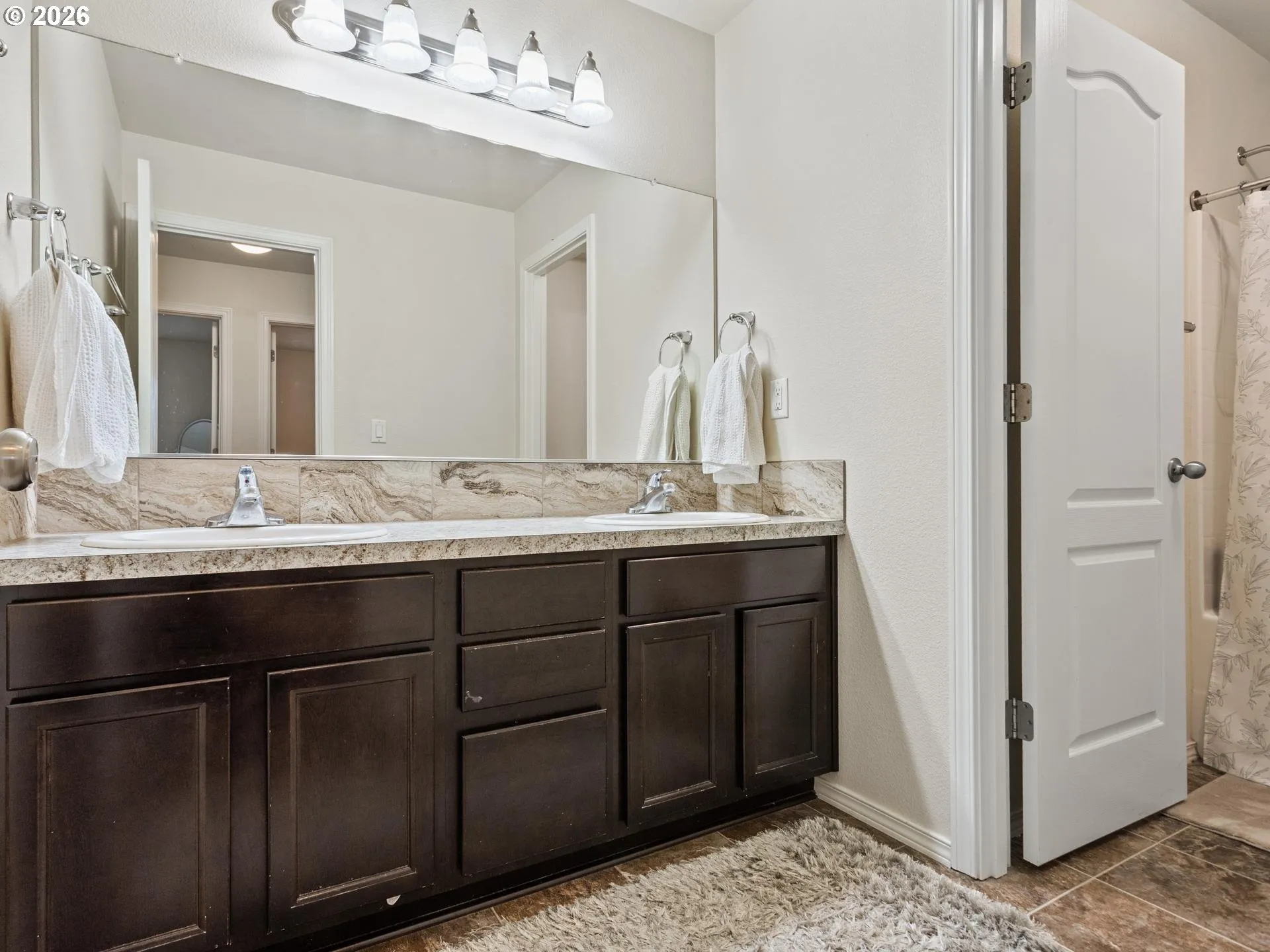 Bathroom-Upper
