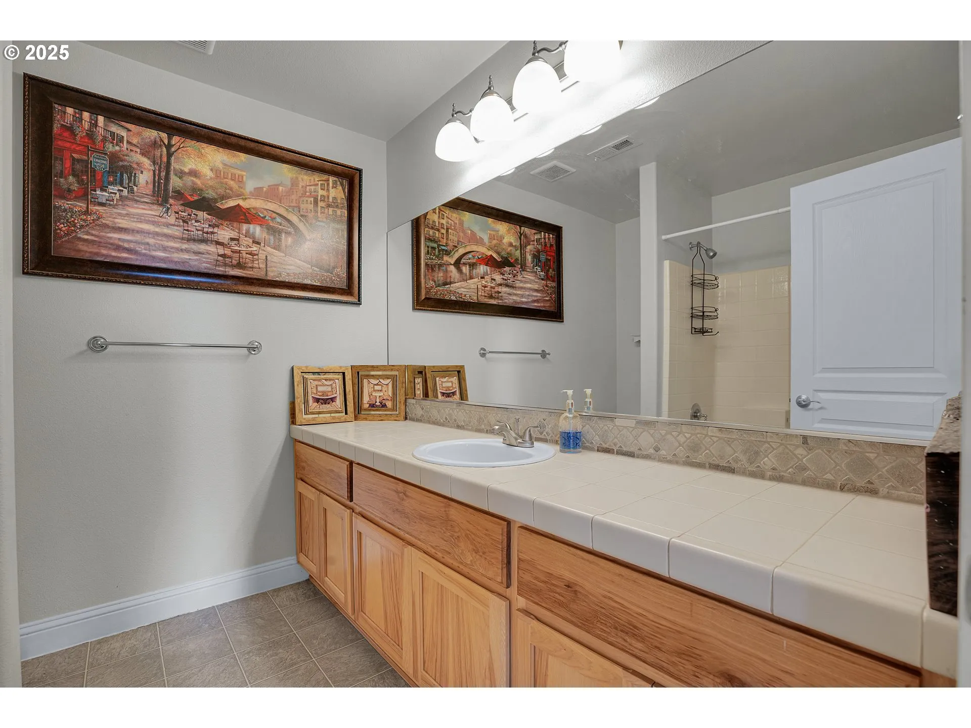 Bathroom-Upper