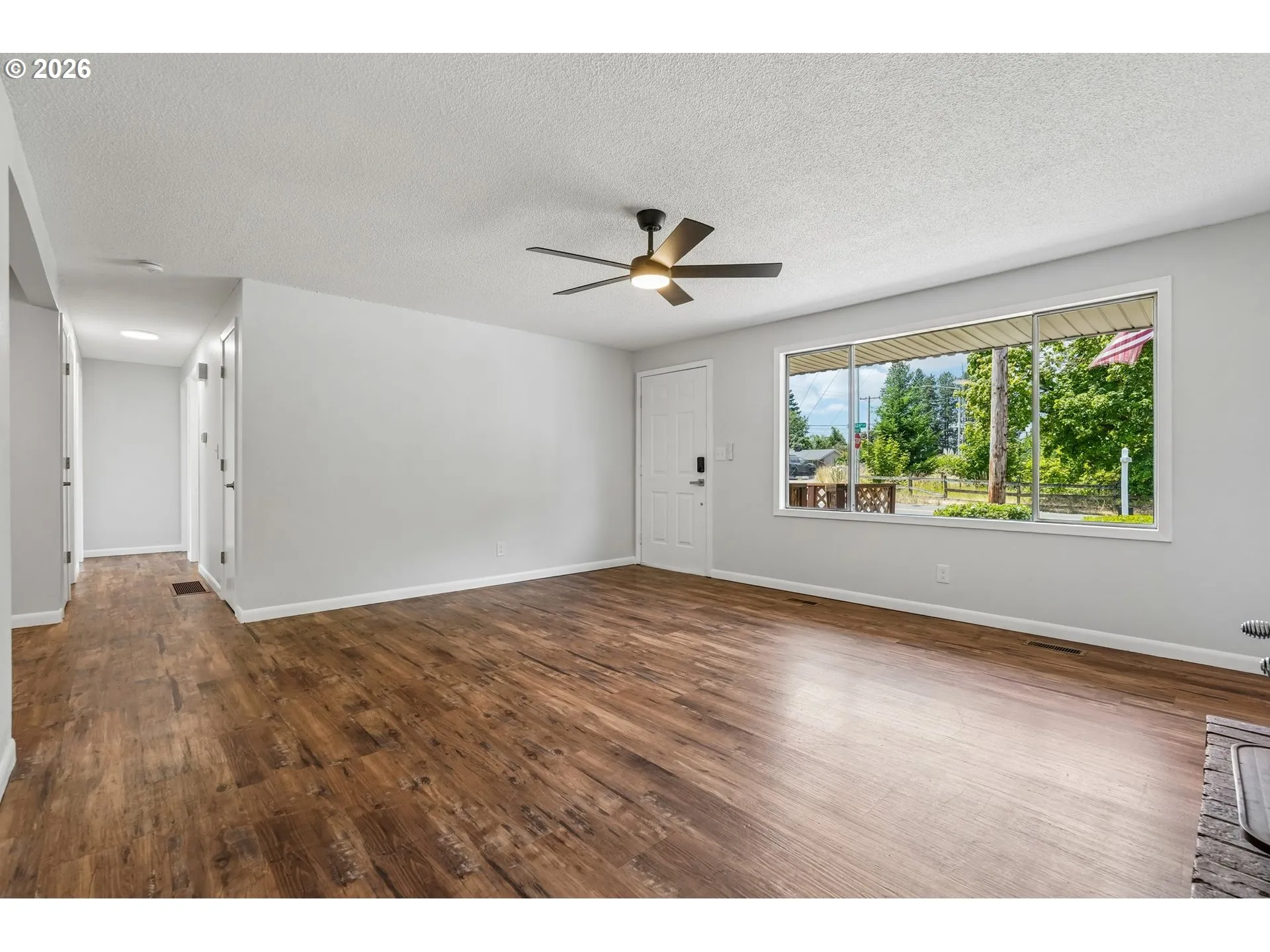 Living Room-Ceiling Fan