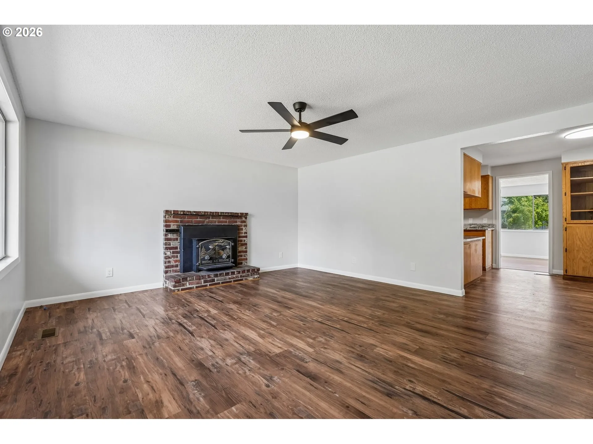 Living Room-Fireplace