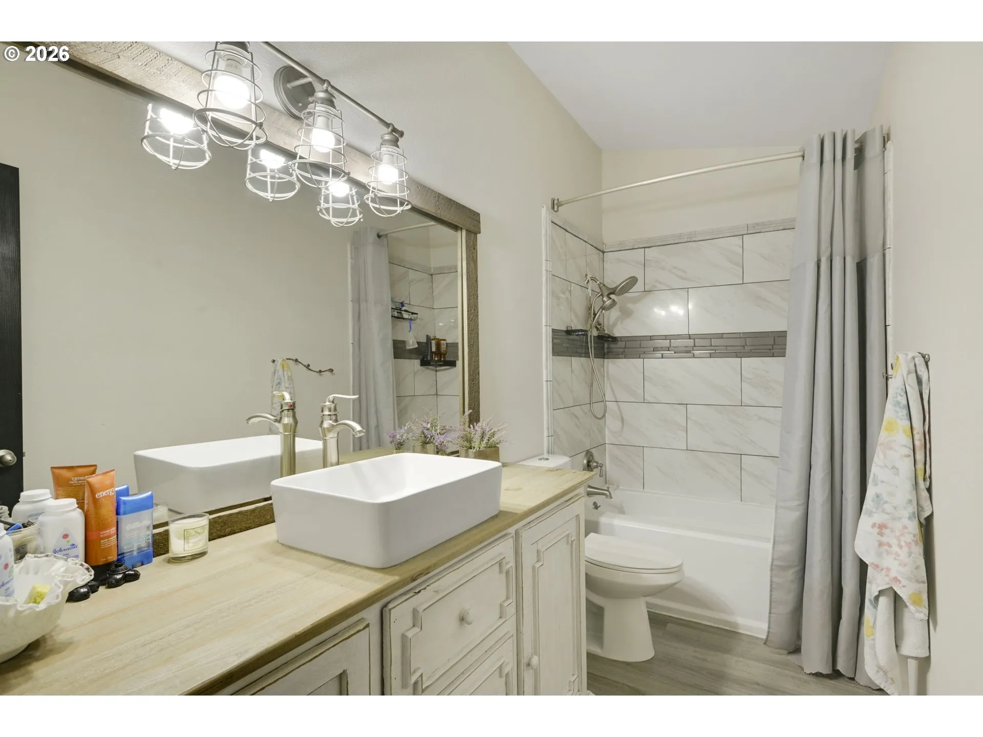 Bathroom-Upper