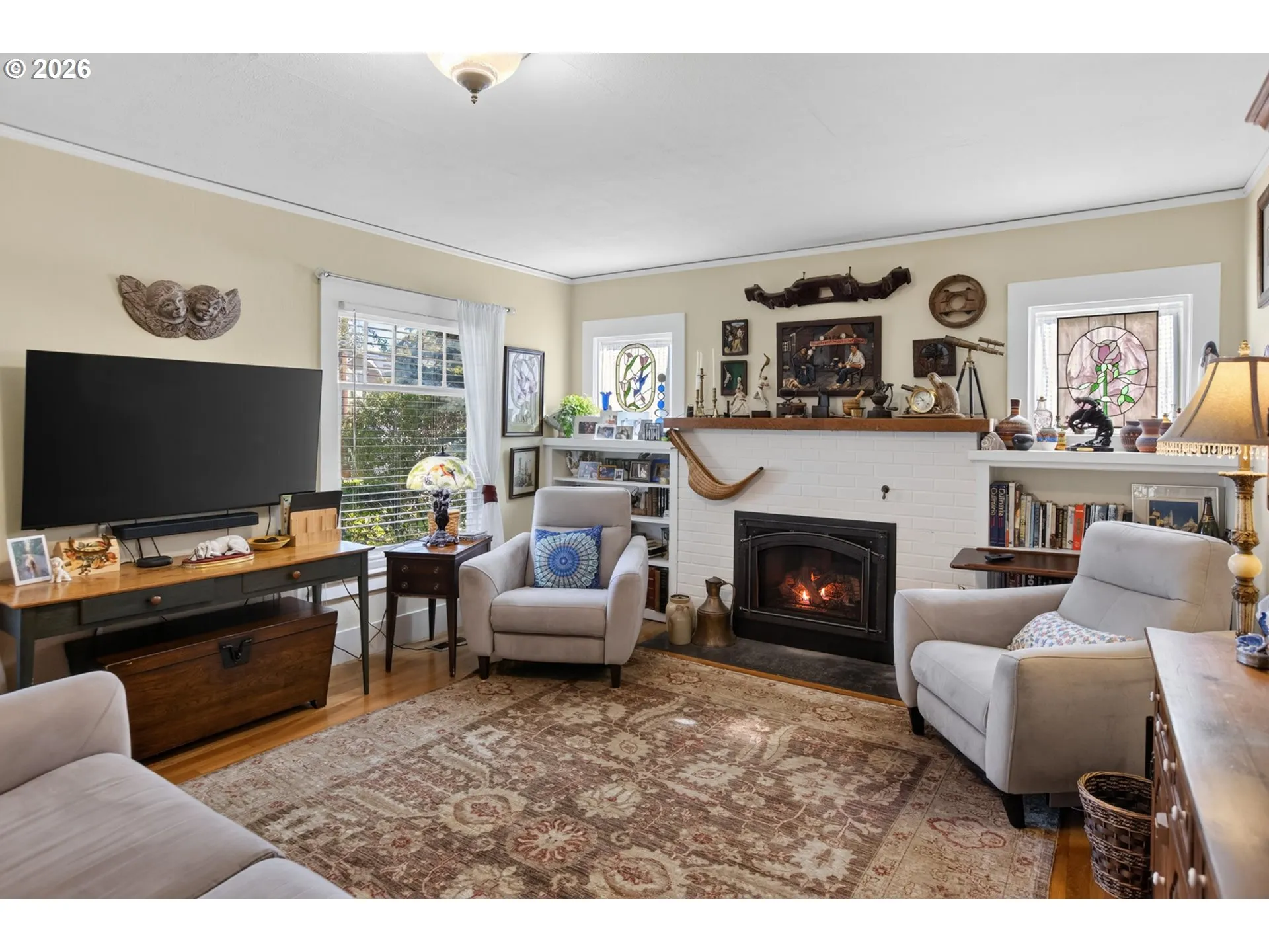 Living Room-Fireplace