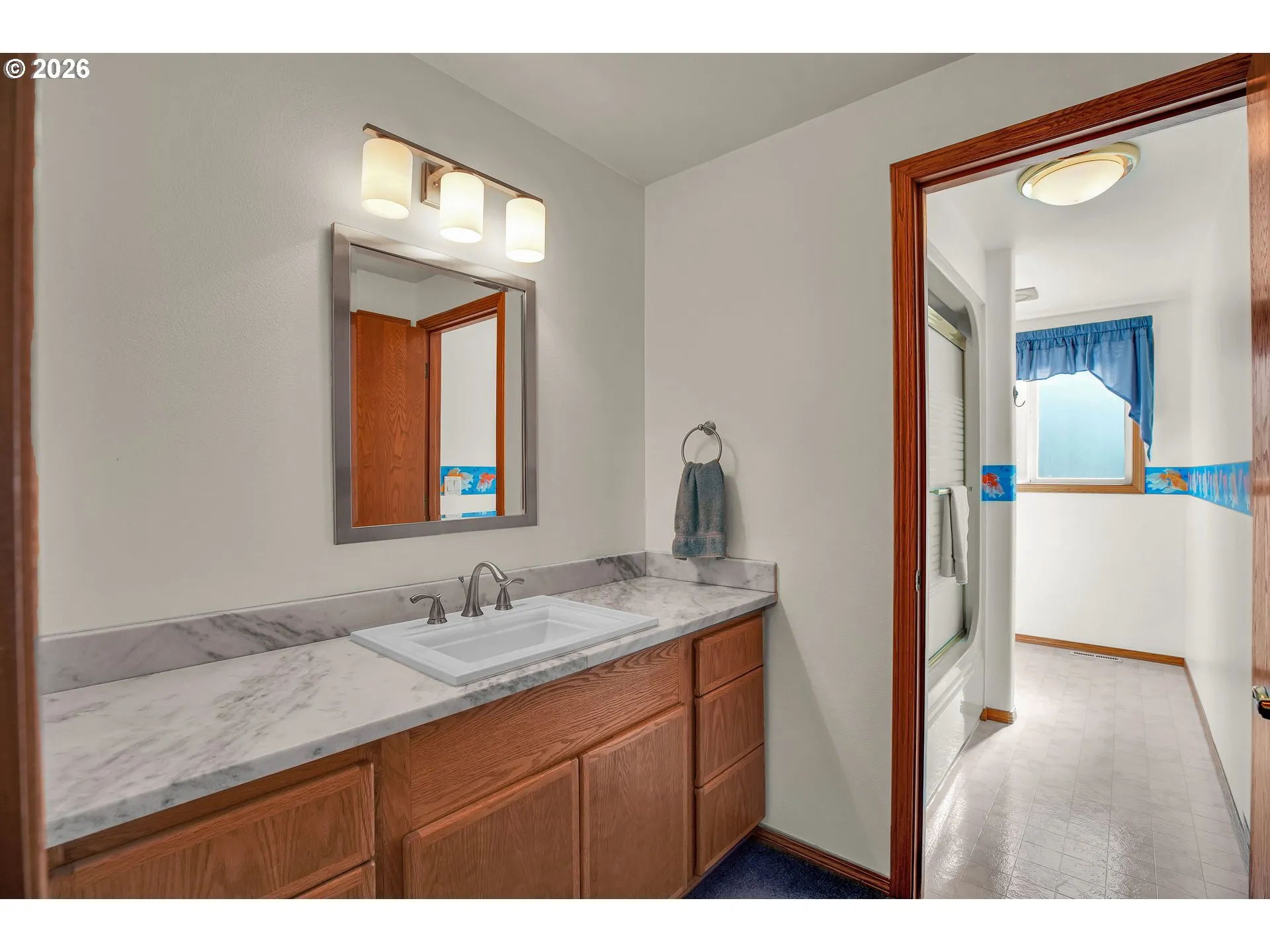 Bathroom-Upper