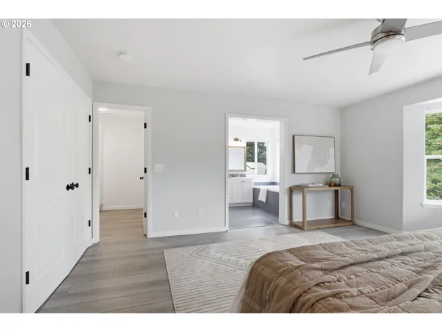 Primary Bedroom-Upper