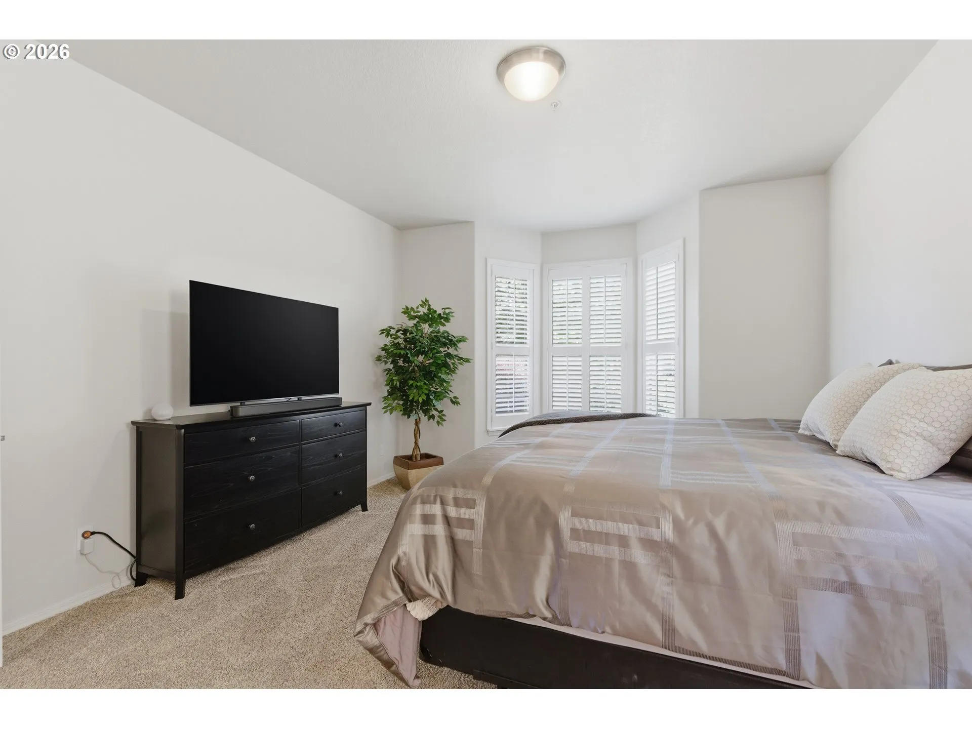 Bedroom, Owner's Suite-Main