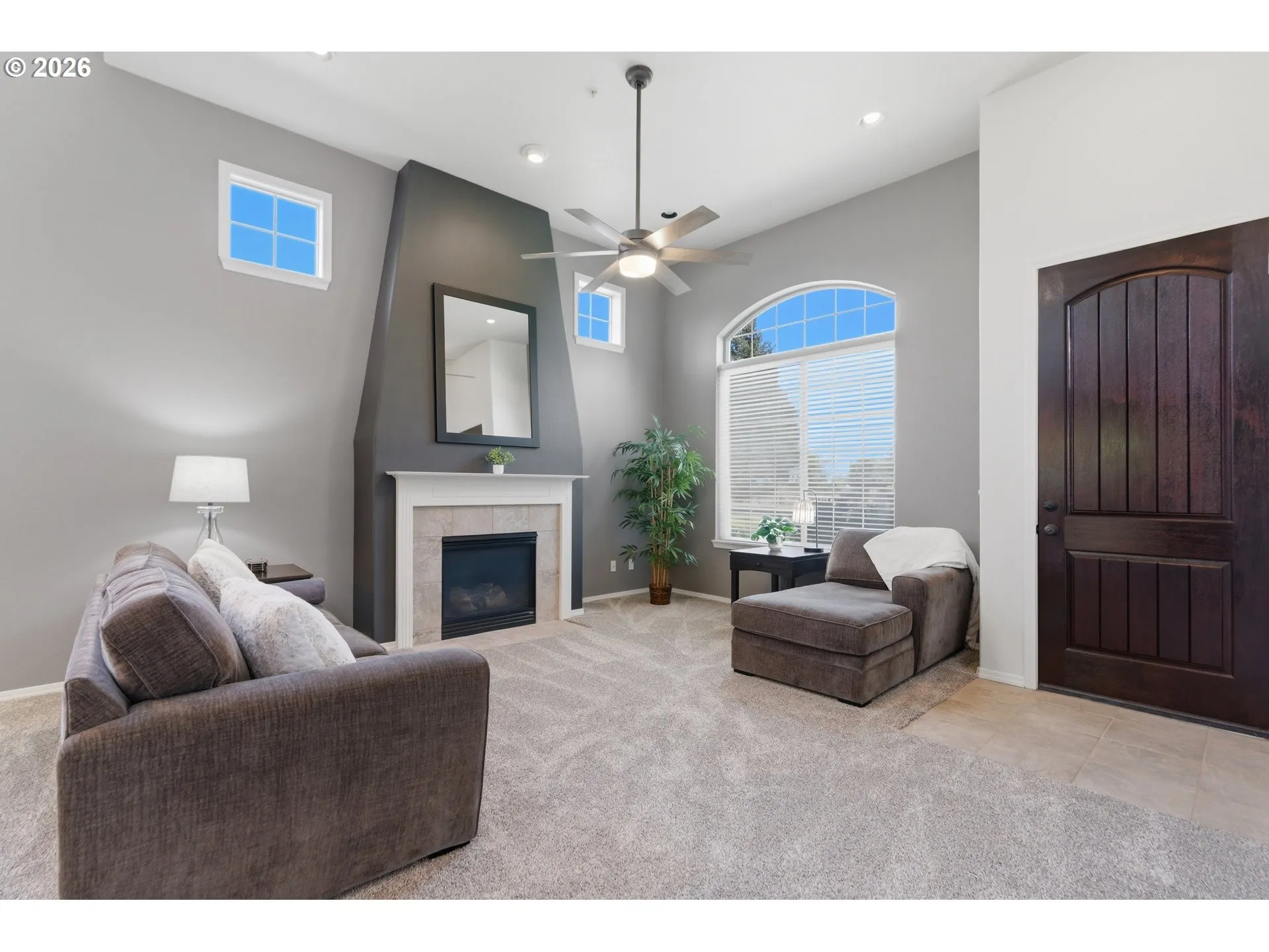 Living Room-Vaulted Ceilings