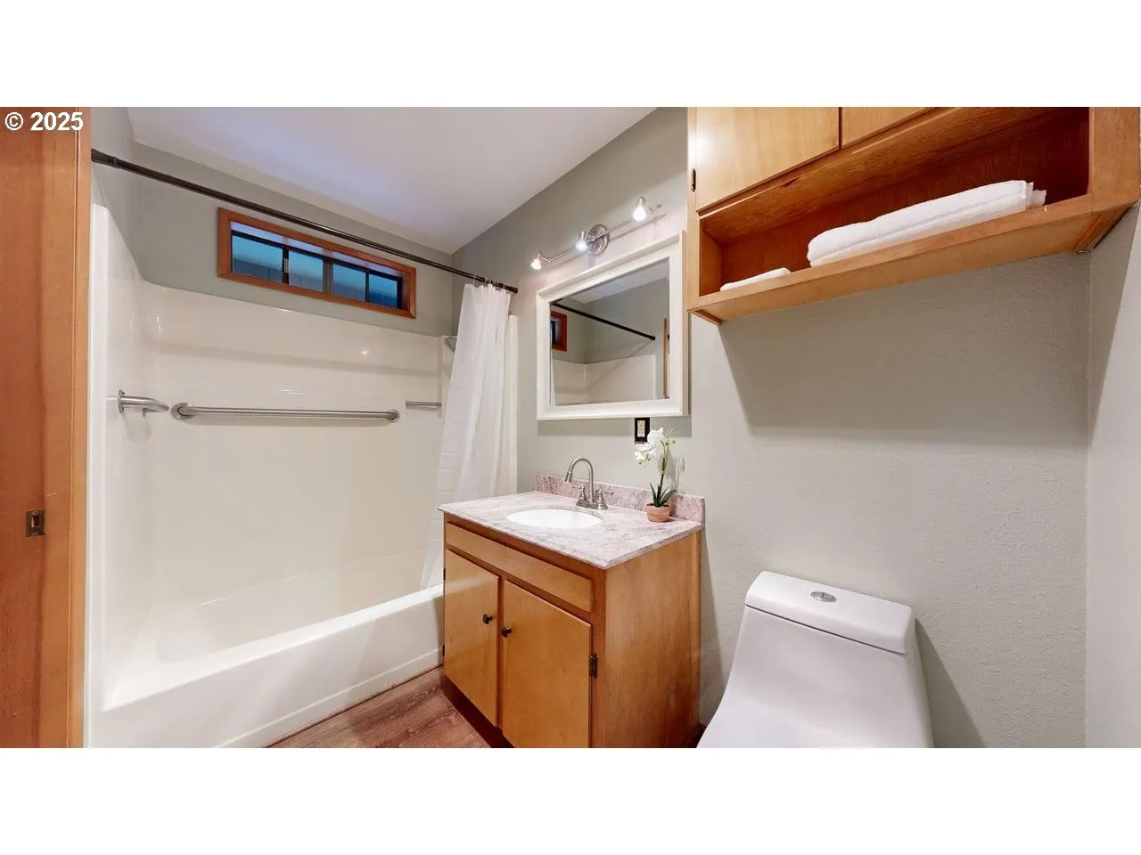 Bathroom, Attached-Main