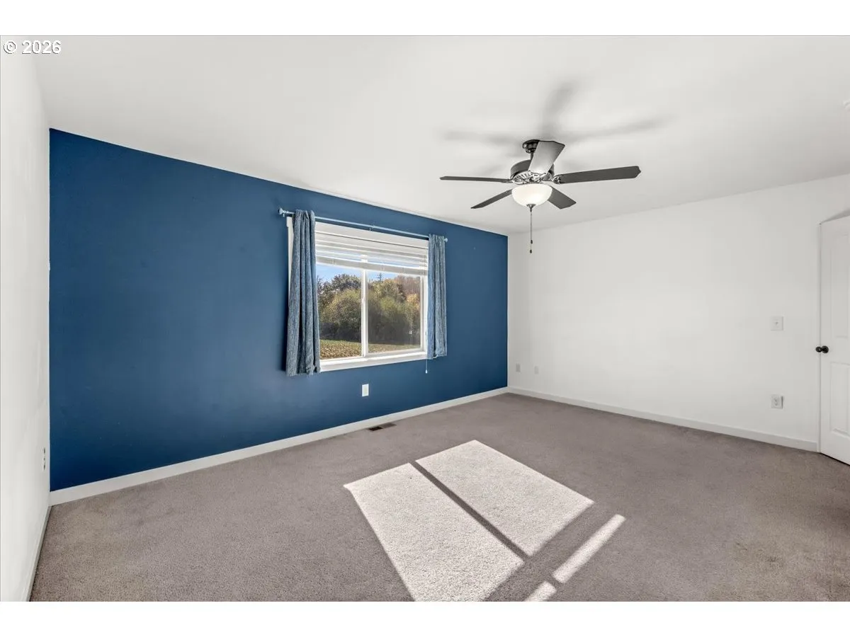 Bedroom, Primary