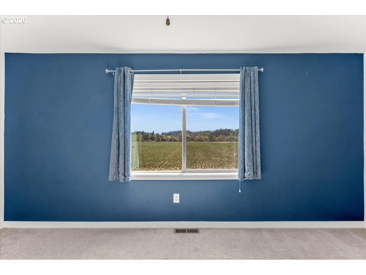 Bedroom, Primary