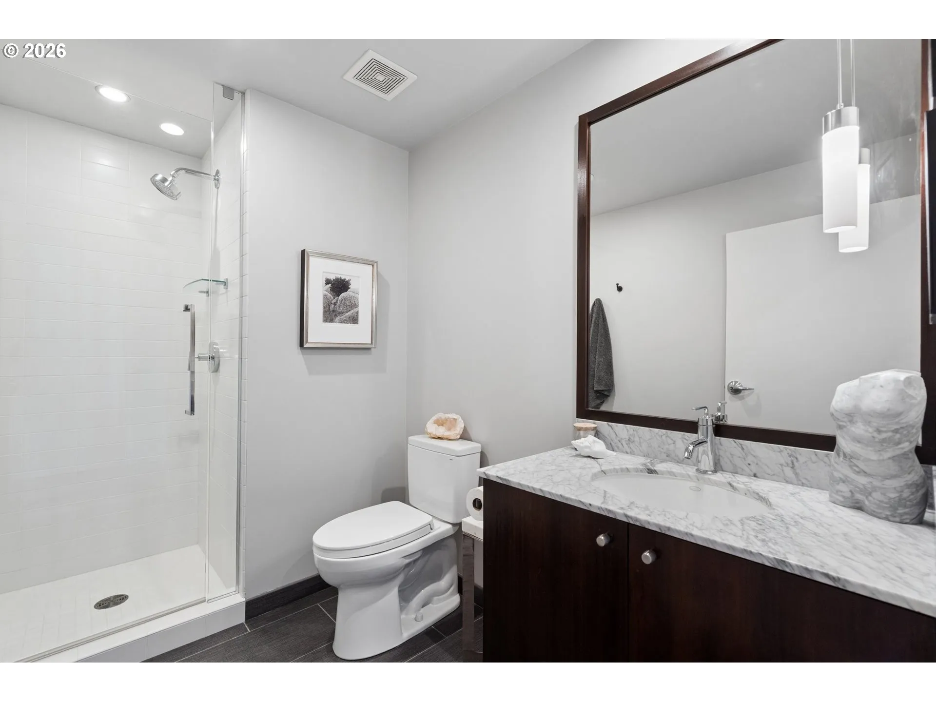 Bedroom-Full Bathroom