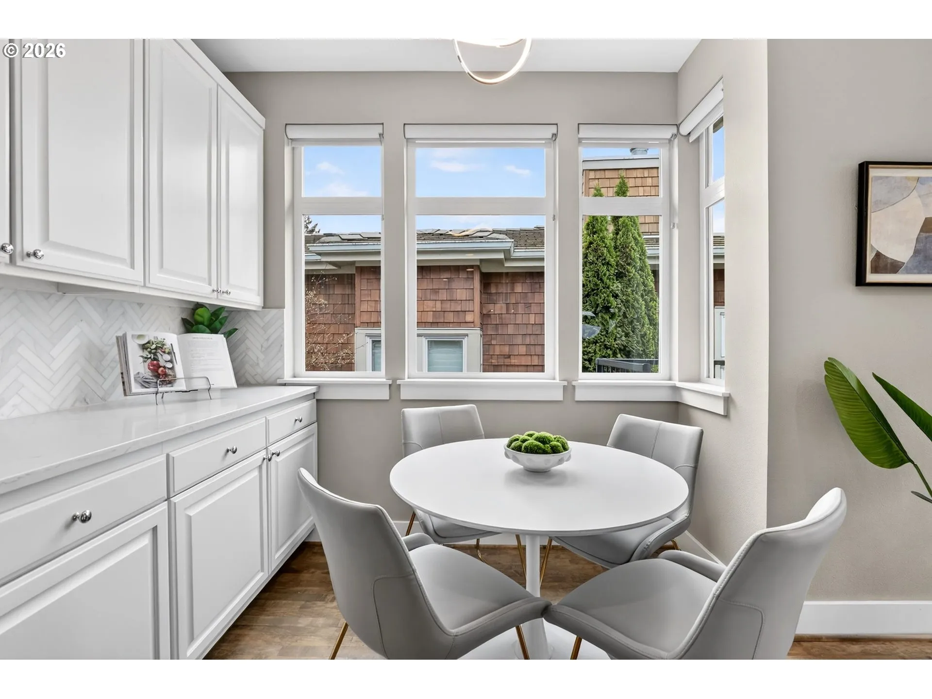 Kitchen-Eating Area