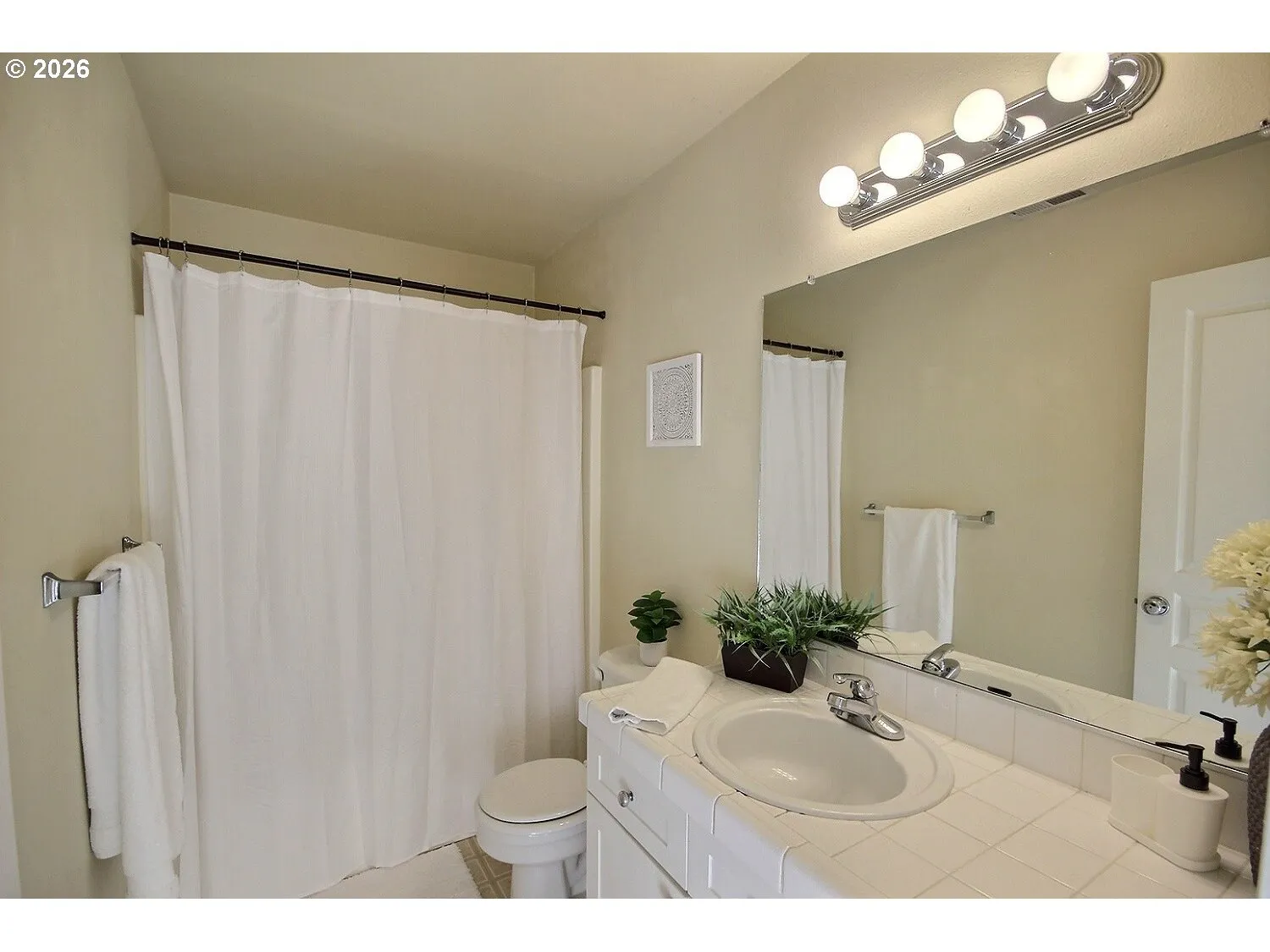 Bathroom-Upper