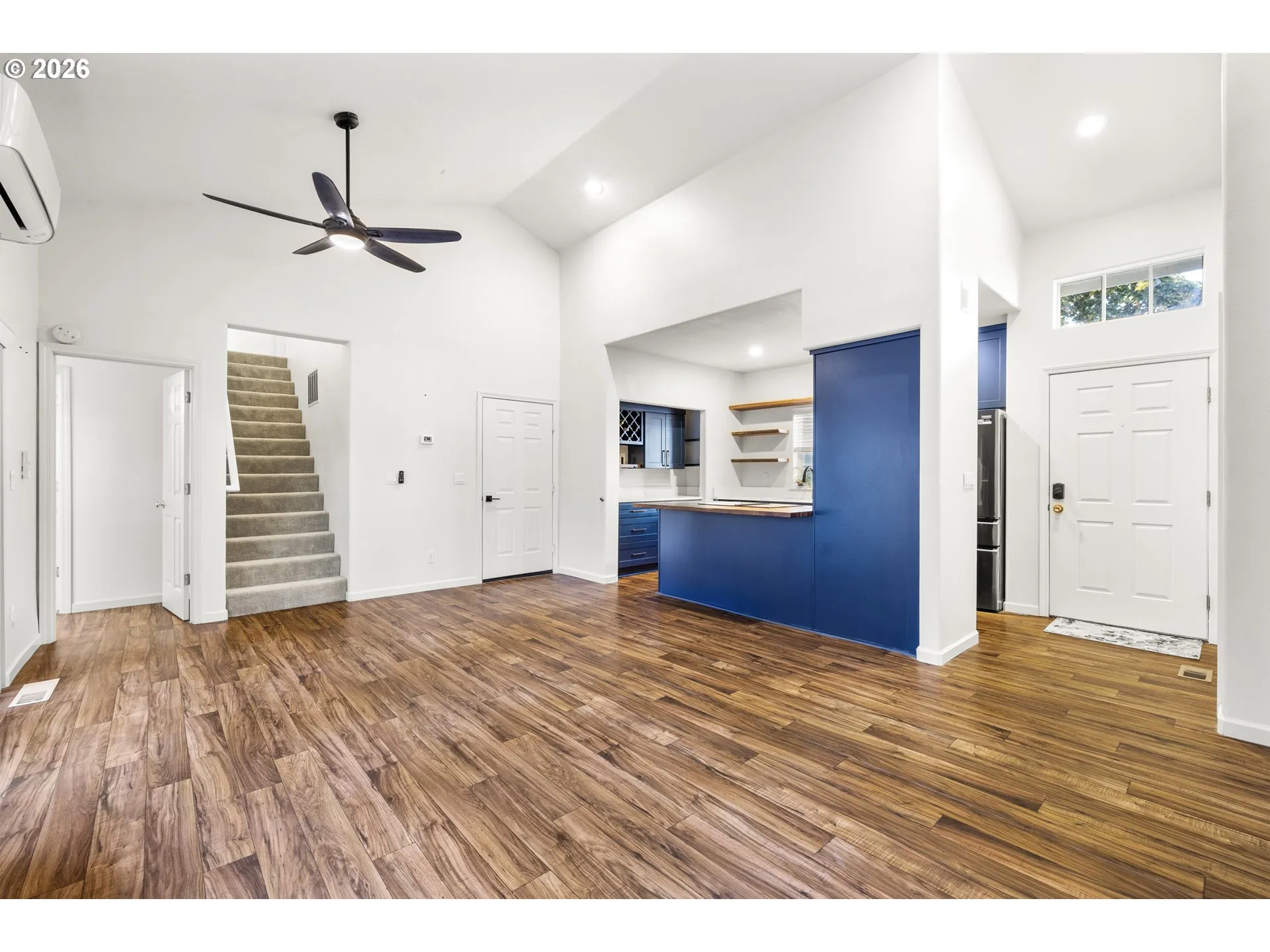 Living Room-Vaulted Ceilings