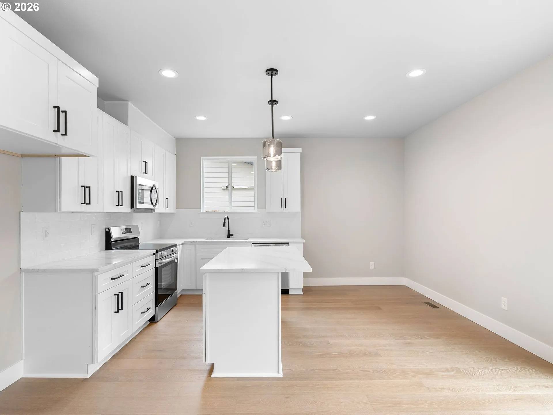 Kitchen-Eating Area