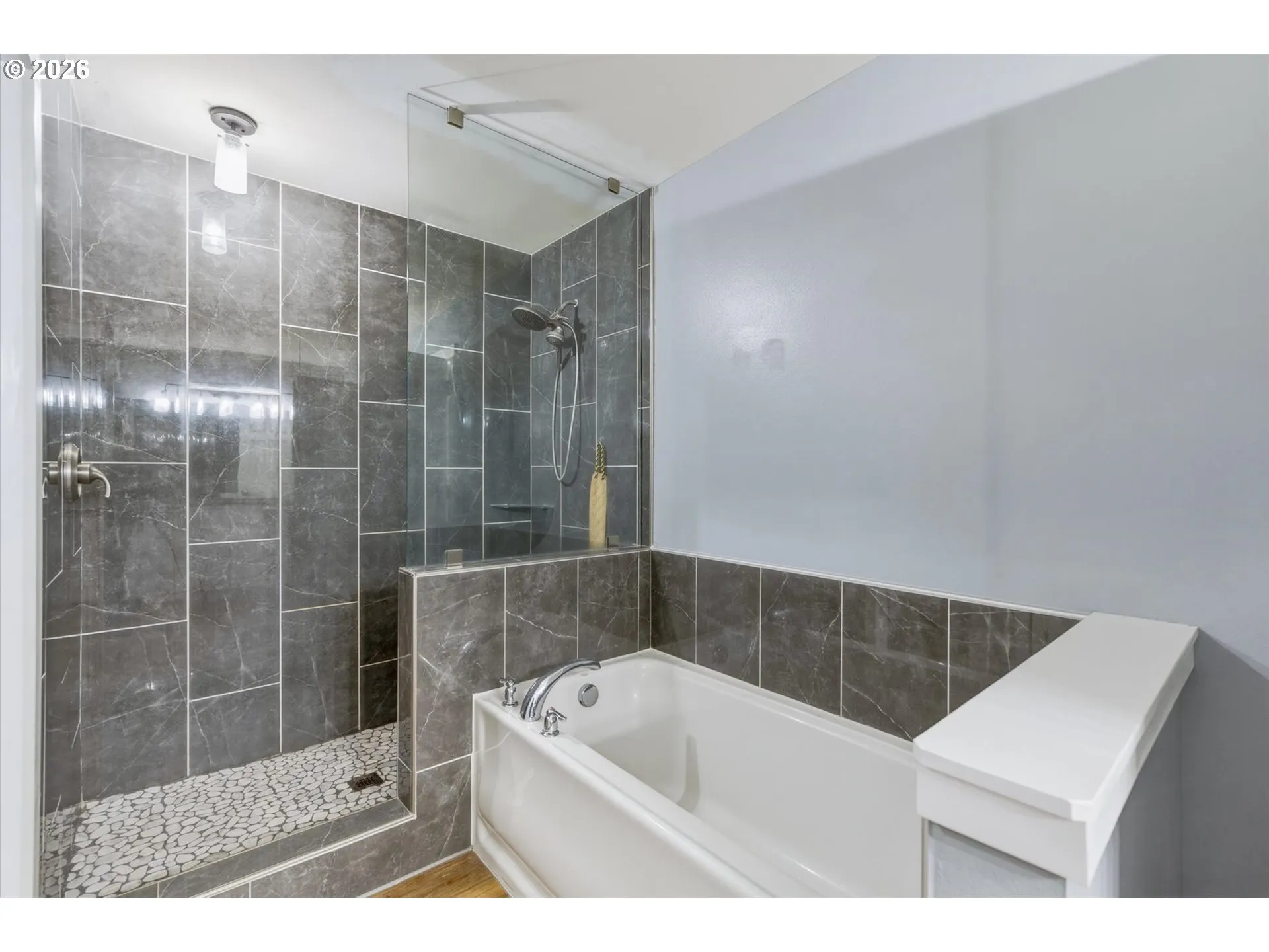 En Suite Bathroom-Upper