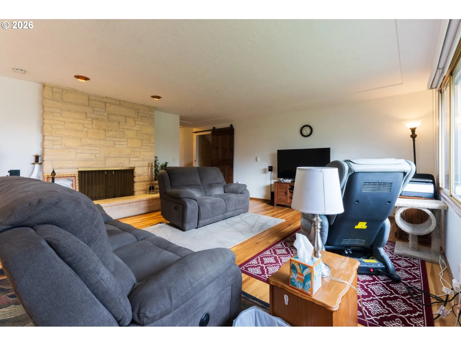 Living Room-Fireplace