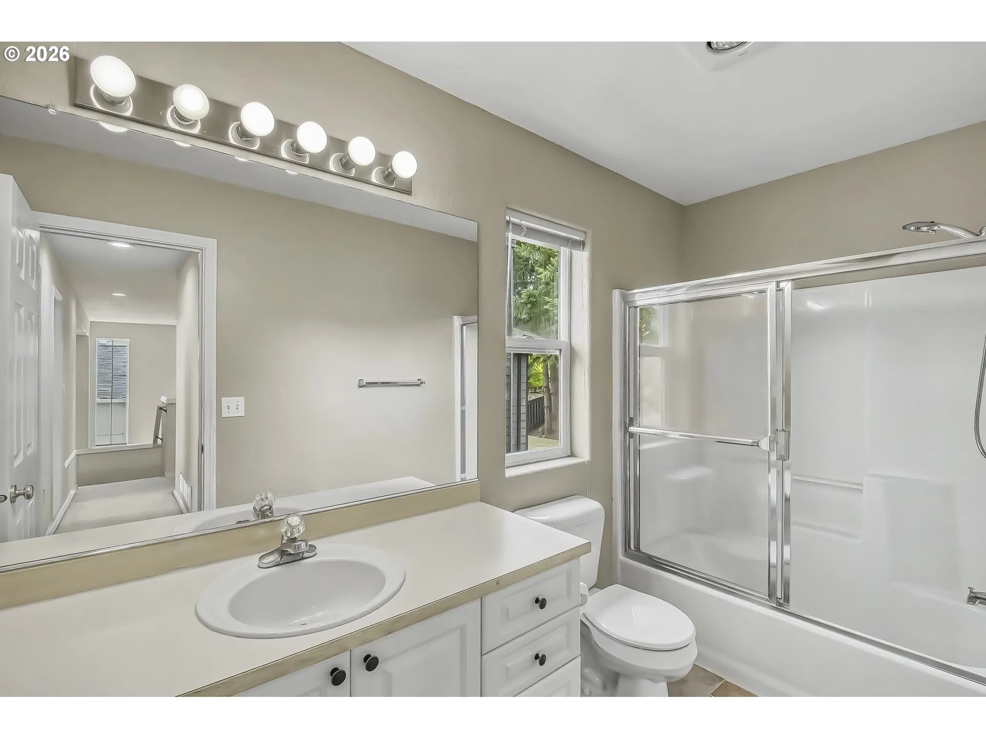 Bathroom-Upper
