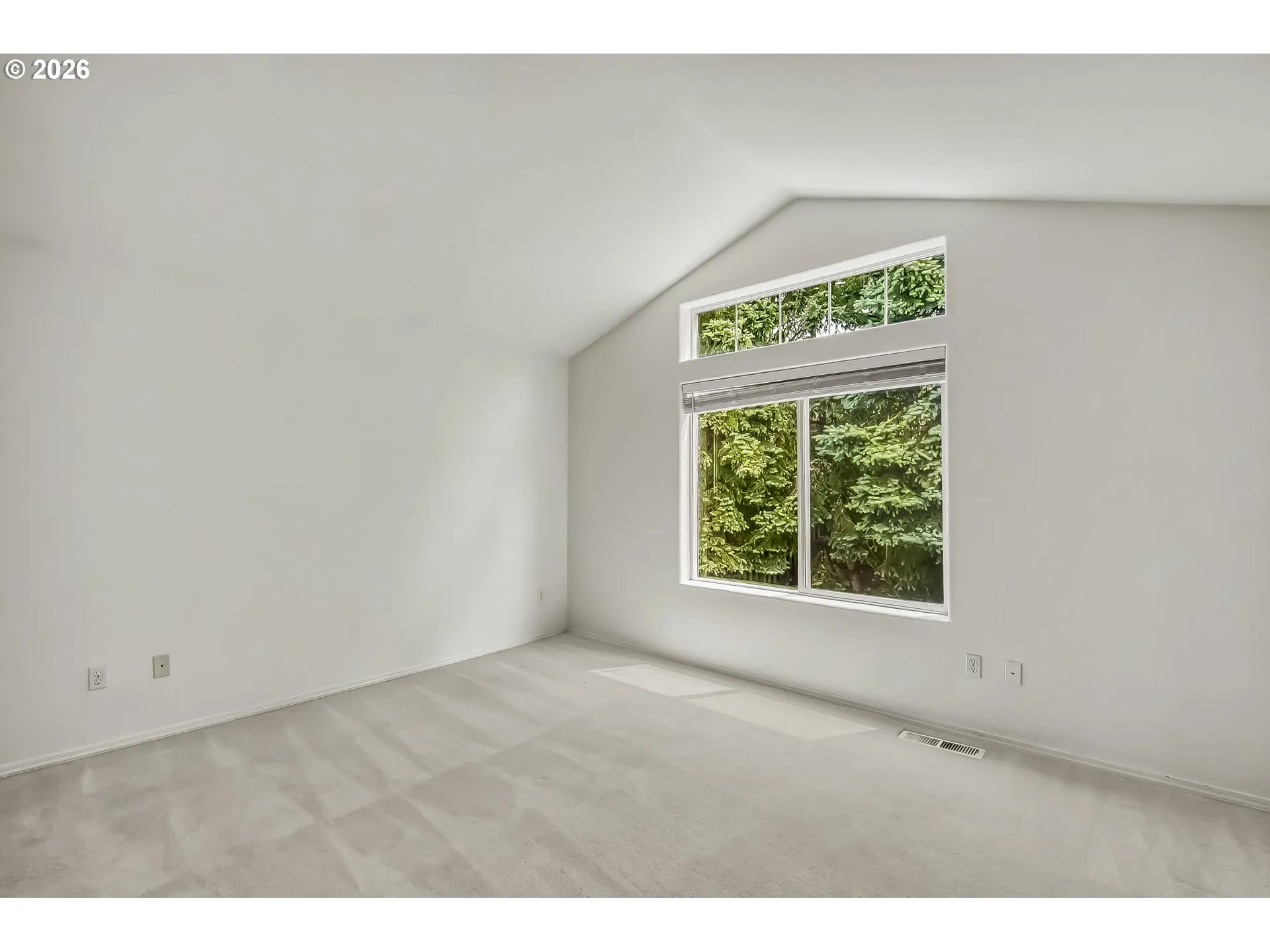 Bedroom, Primary-Vaulted Ceilings