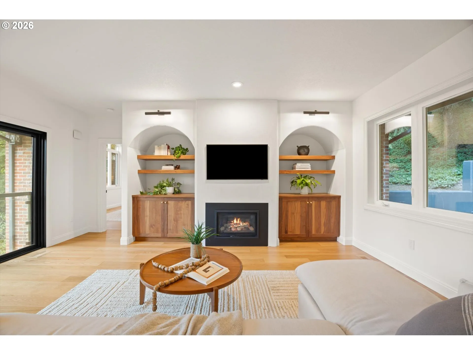 Living Room-Fireplace