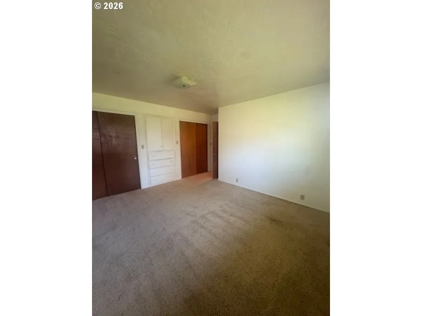 Bedroom, Primary