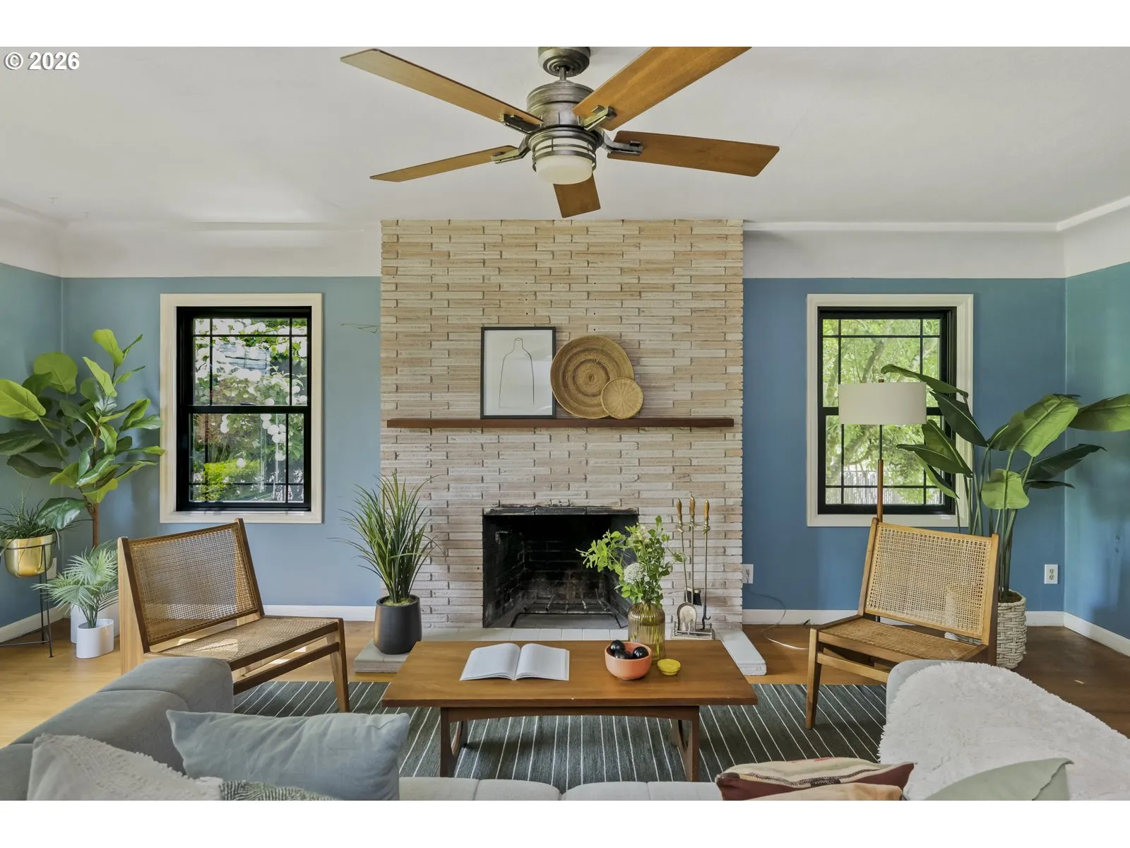 Living Room-Fireplace