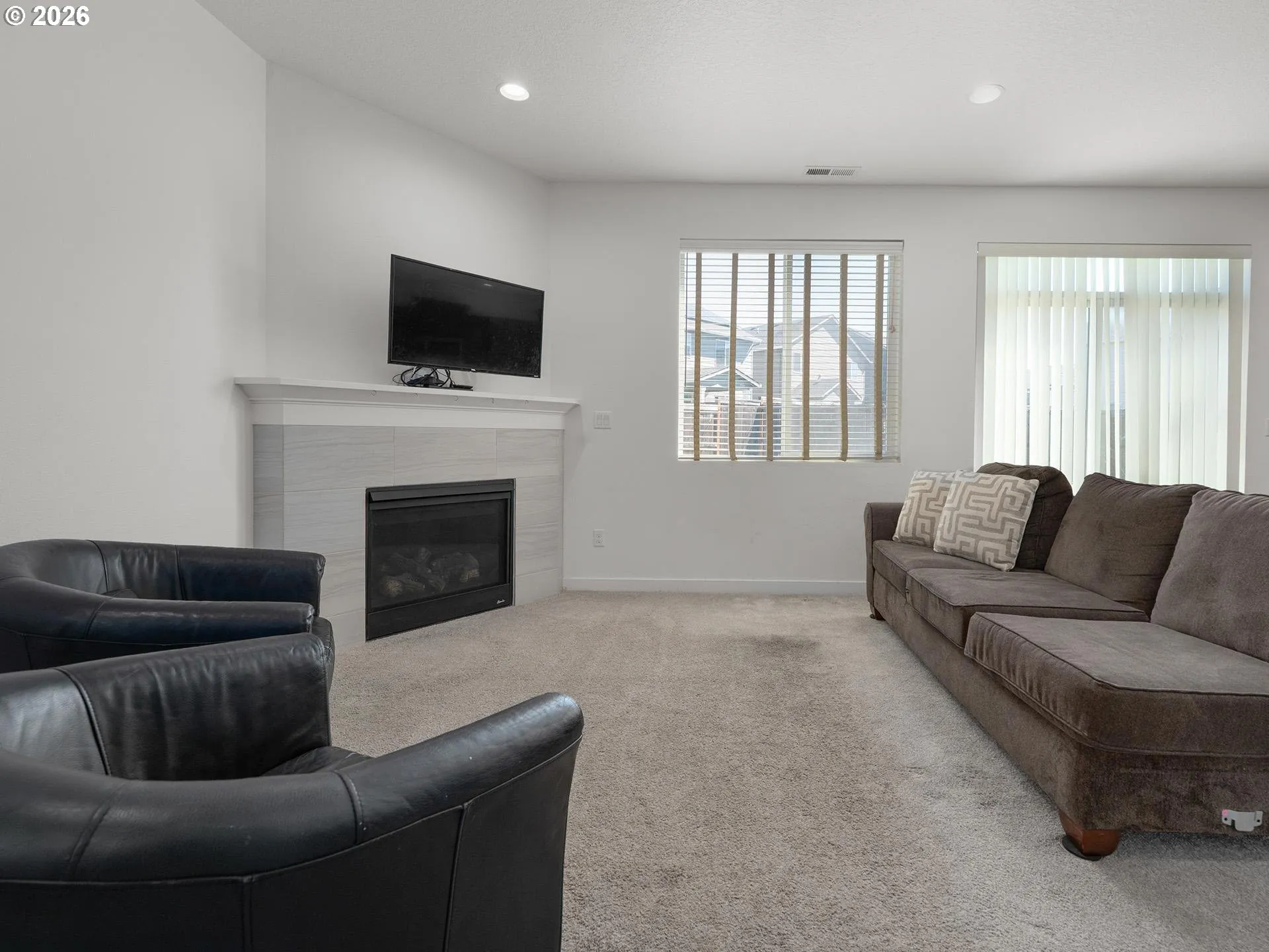 Living Room-Fireplace