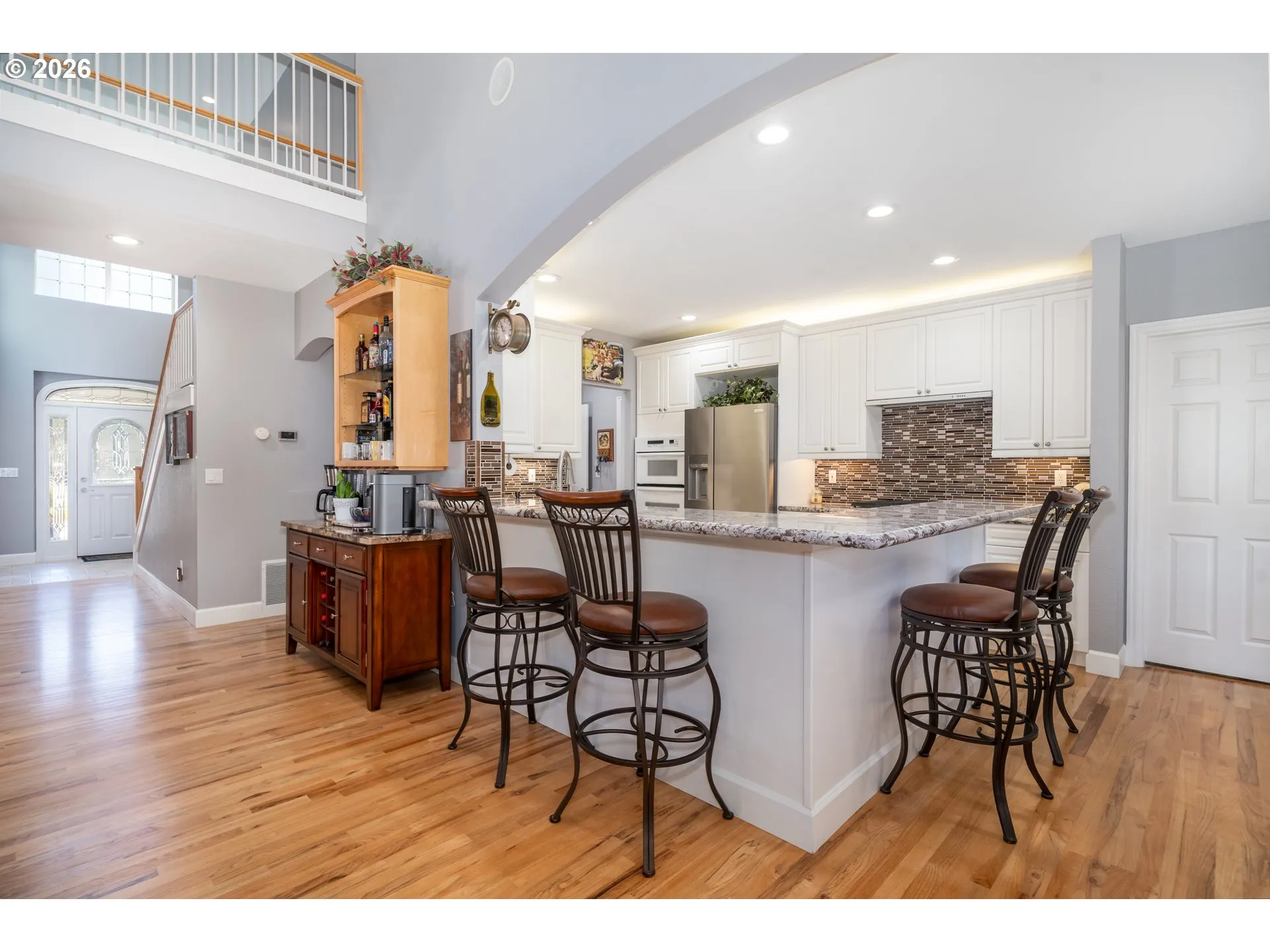 Kitchen-Breakfast Bar