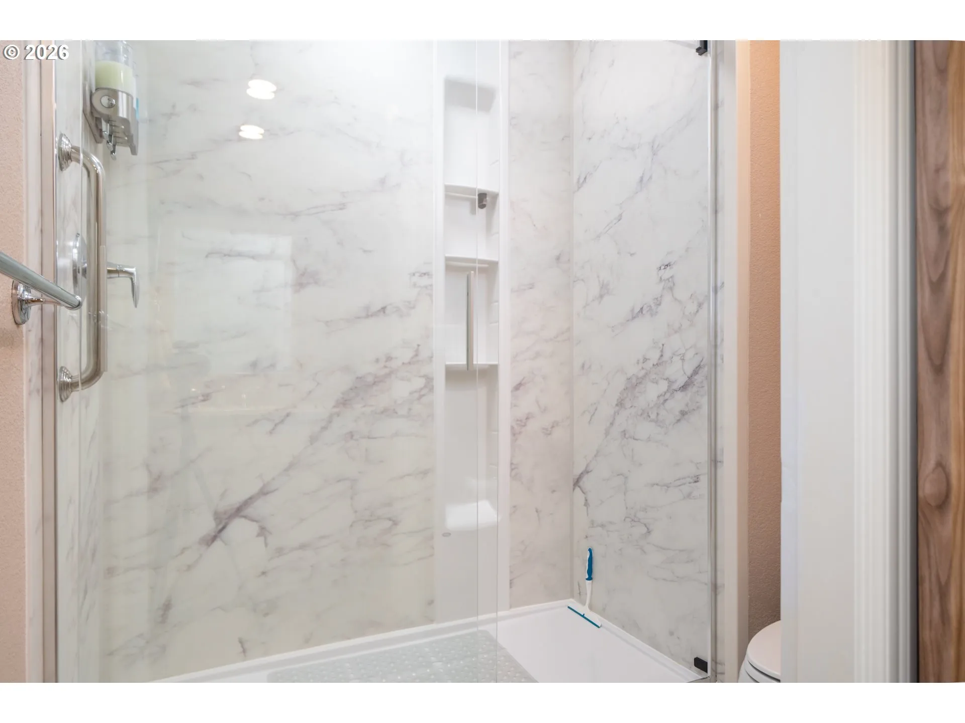 Bathroom-Upper