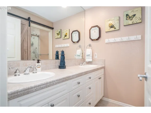Bathroom-Upper