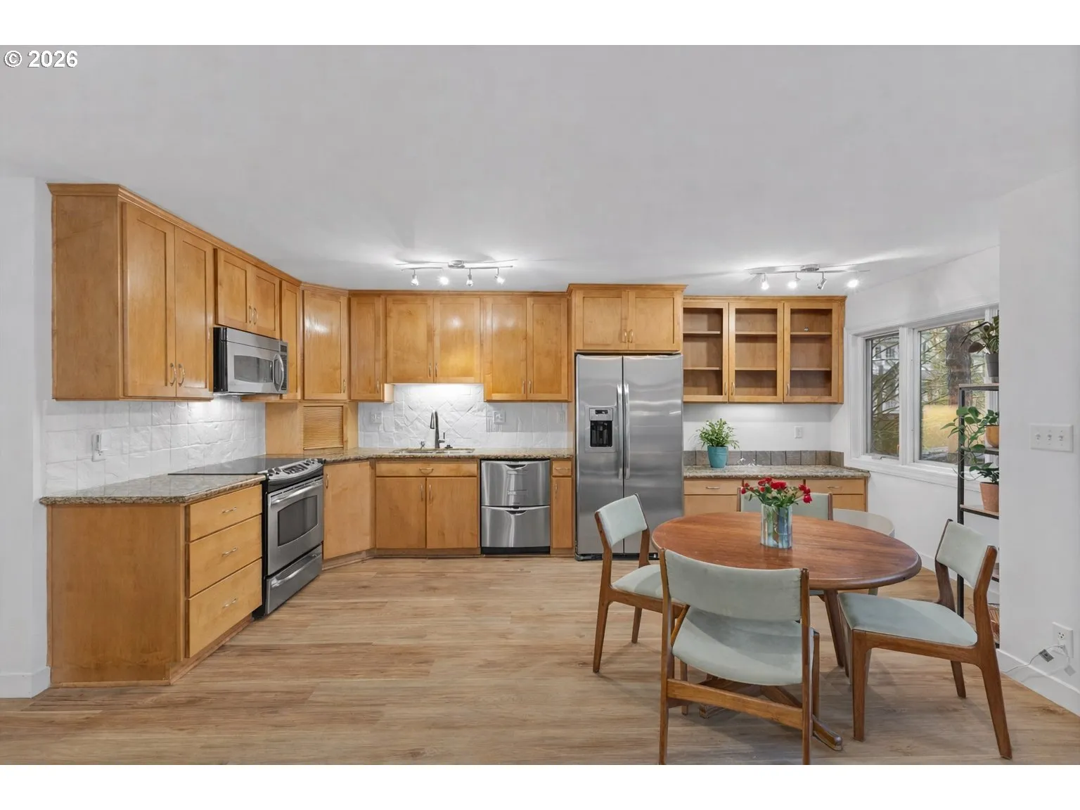 Kitchen-Eating Area