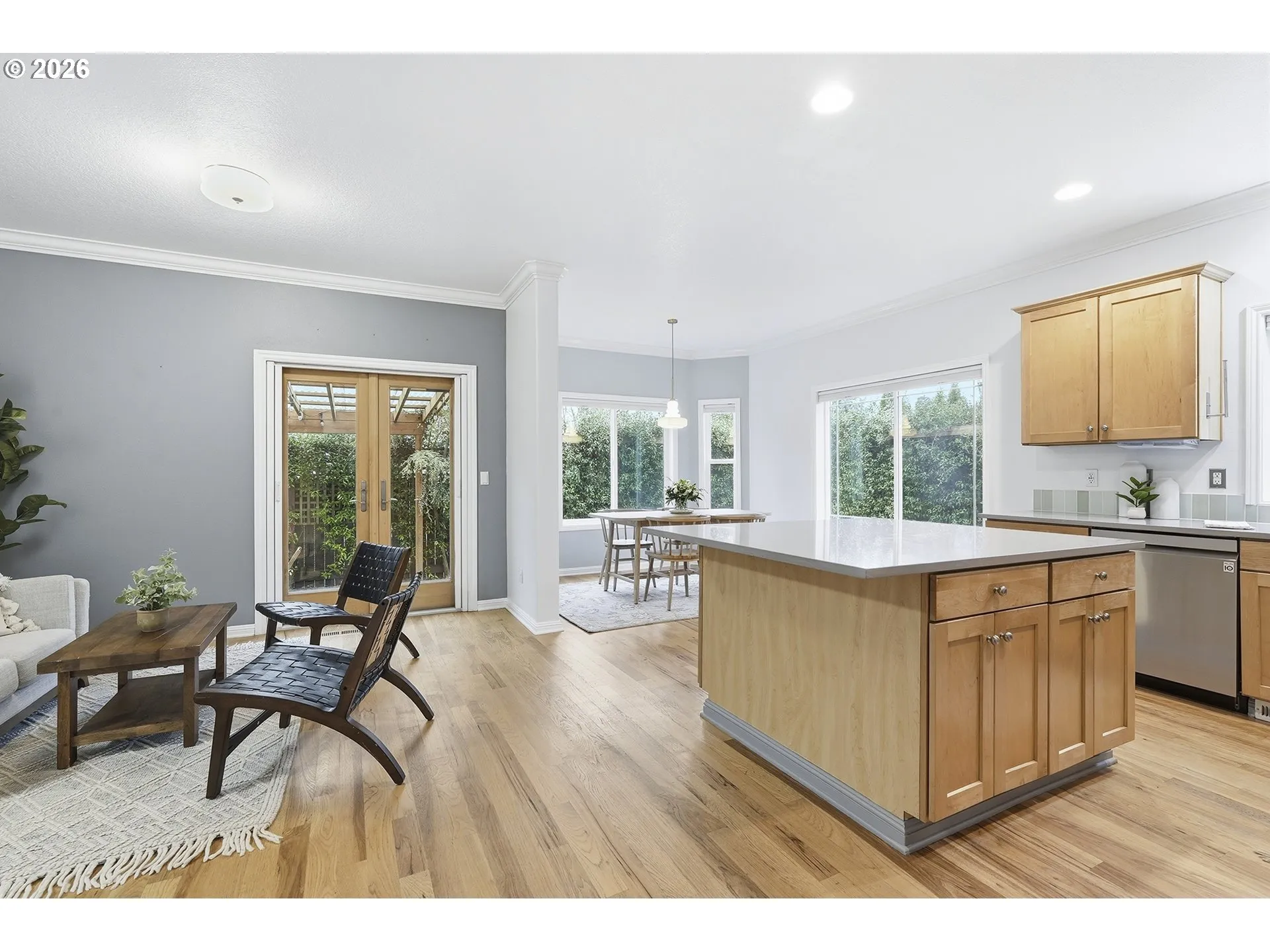 Kitchen/Family Room-Island